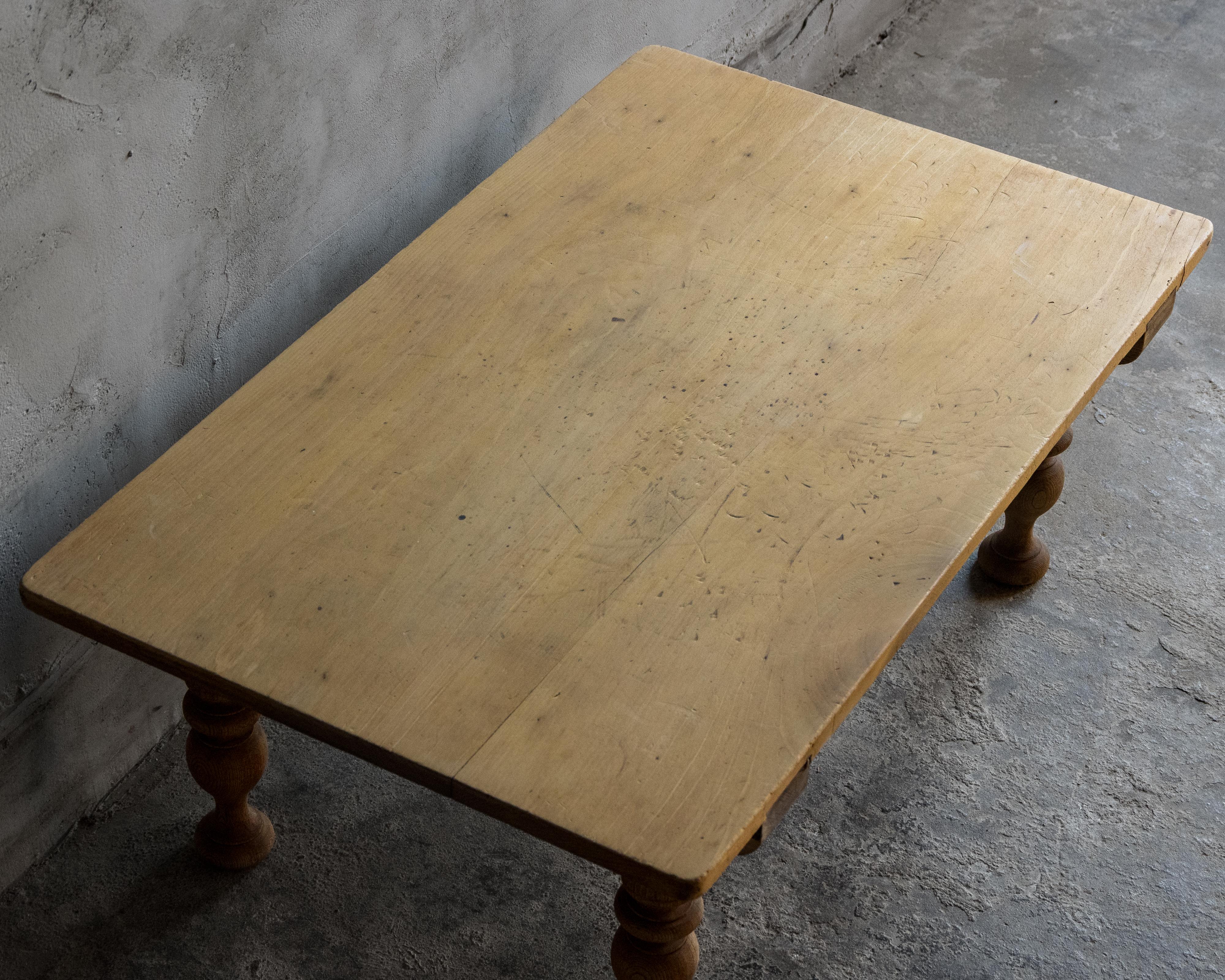 Table basse japonaise ancienne en bois, époque Taisho (1912-1926), Wabi Sabi en vente 2