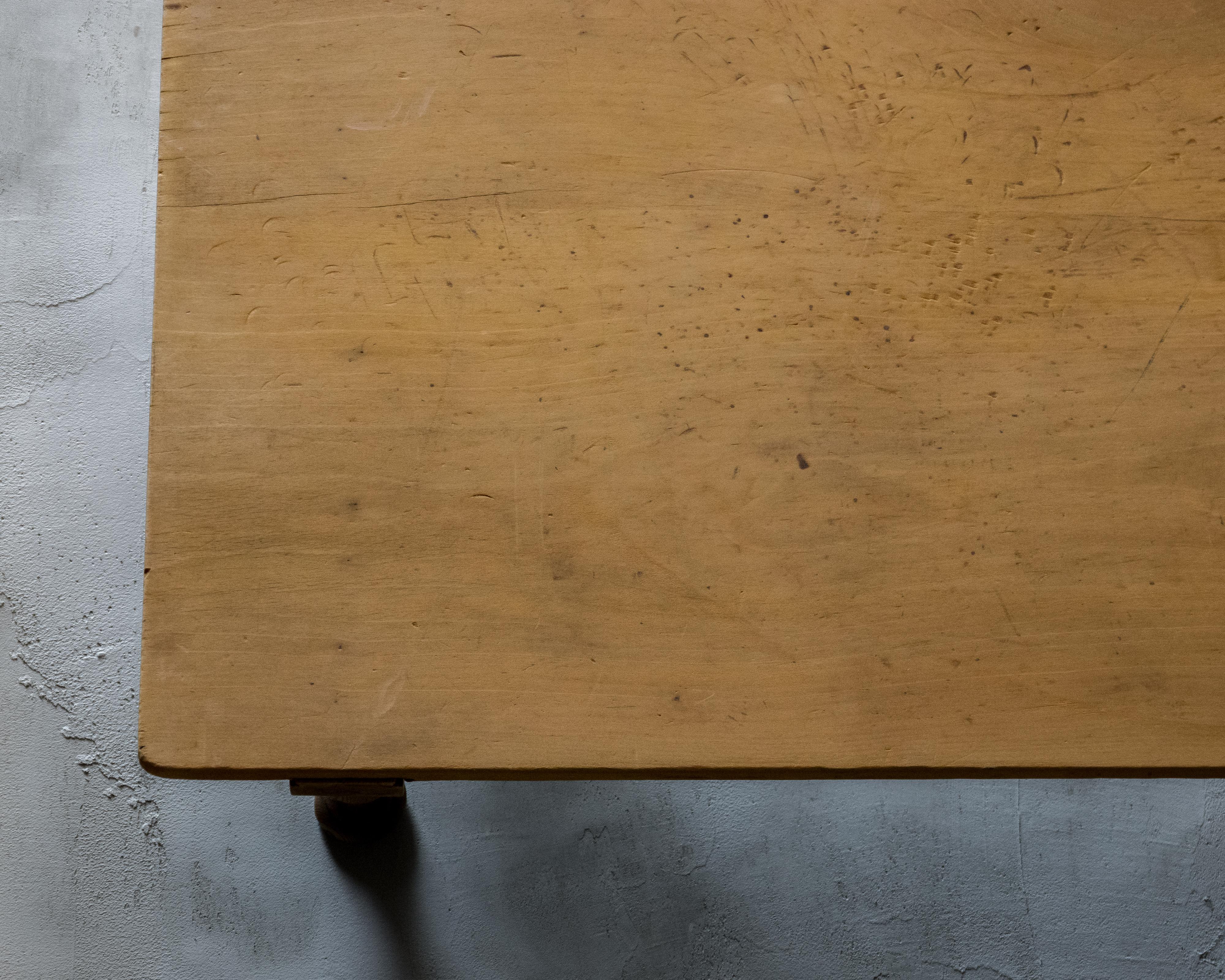 Table basse japonaise ancienne en bois, époque Taisho (1912-1926), Wabi Sabi en vente 3