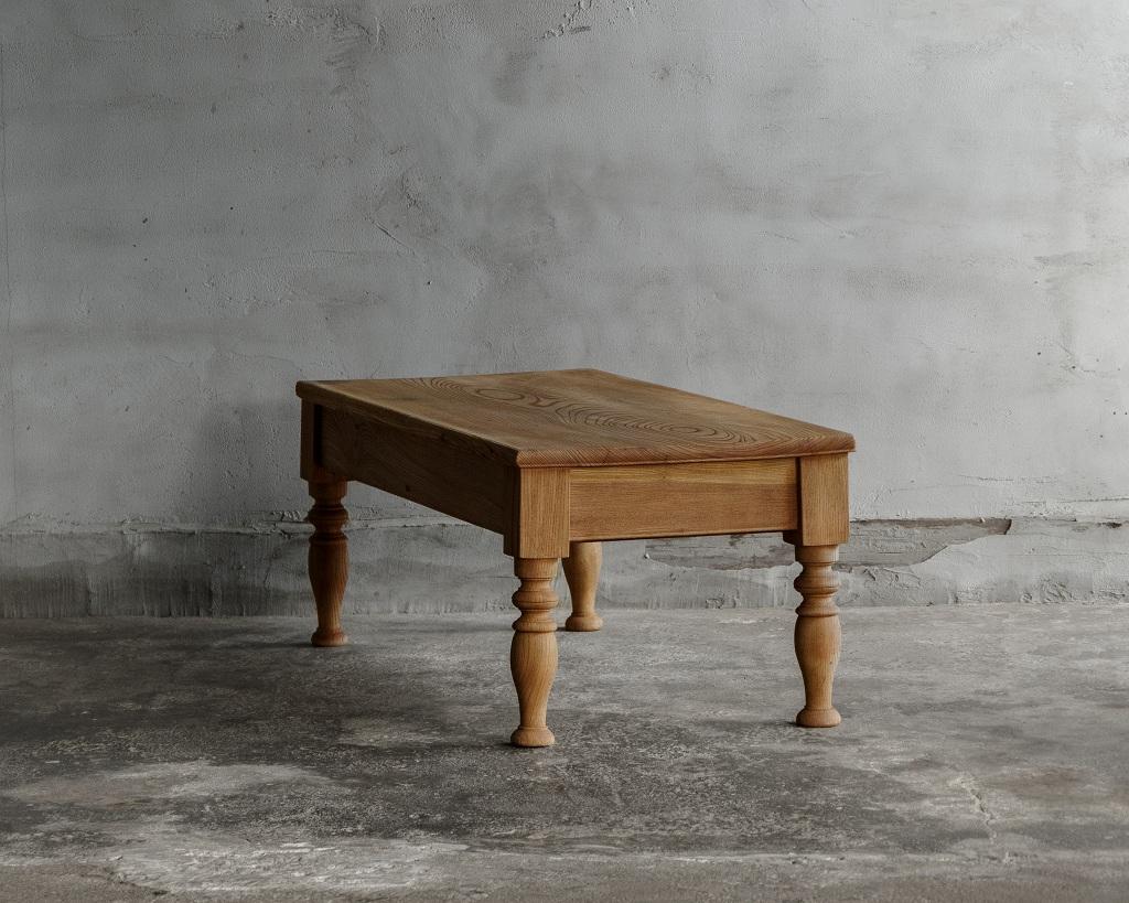 Japanese Antique Low Writing Desk, Taisho Era'1912-1926', Wabi Sabi In Good Condition In Hitachiomiya-shi, 08