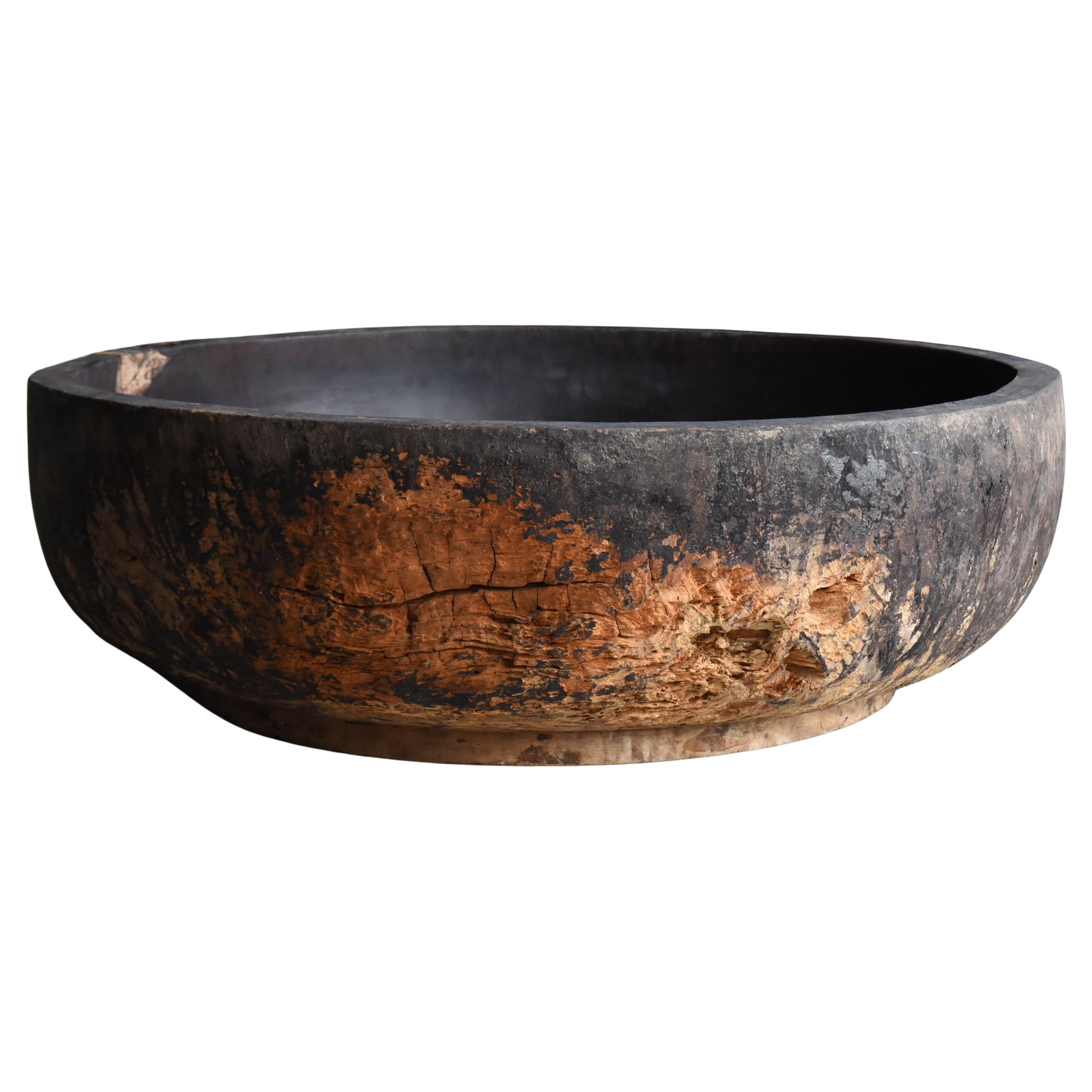Japanese Antique Massive Lacquered Wooden Bowl 1900s-1920s / Planter Wabi Sabi For Sale