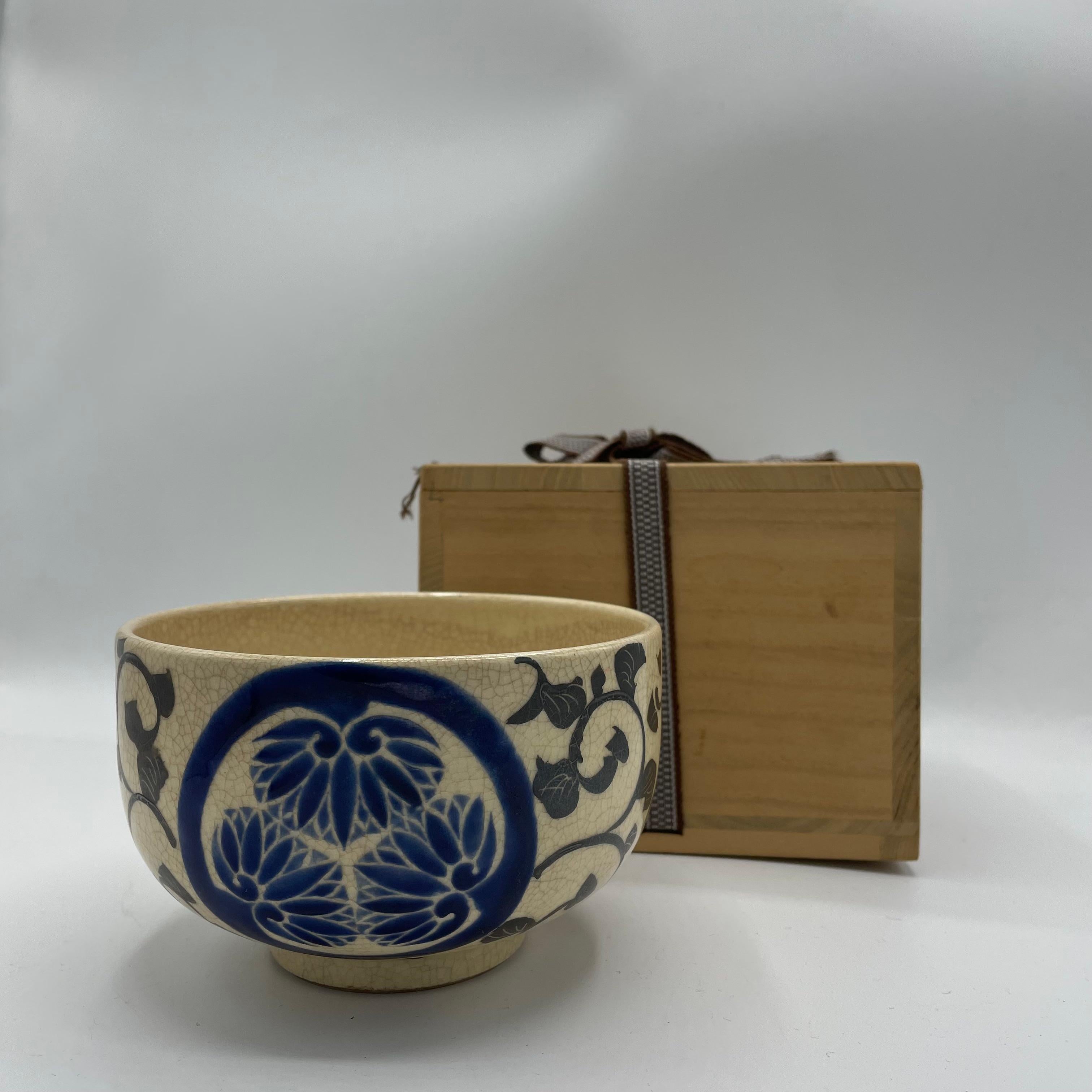 Japanese Antique Matcha Bowl 'Tokugawa' 1960s with Wooden Box For Sale 2