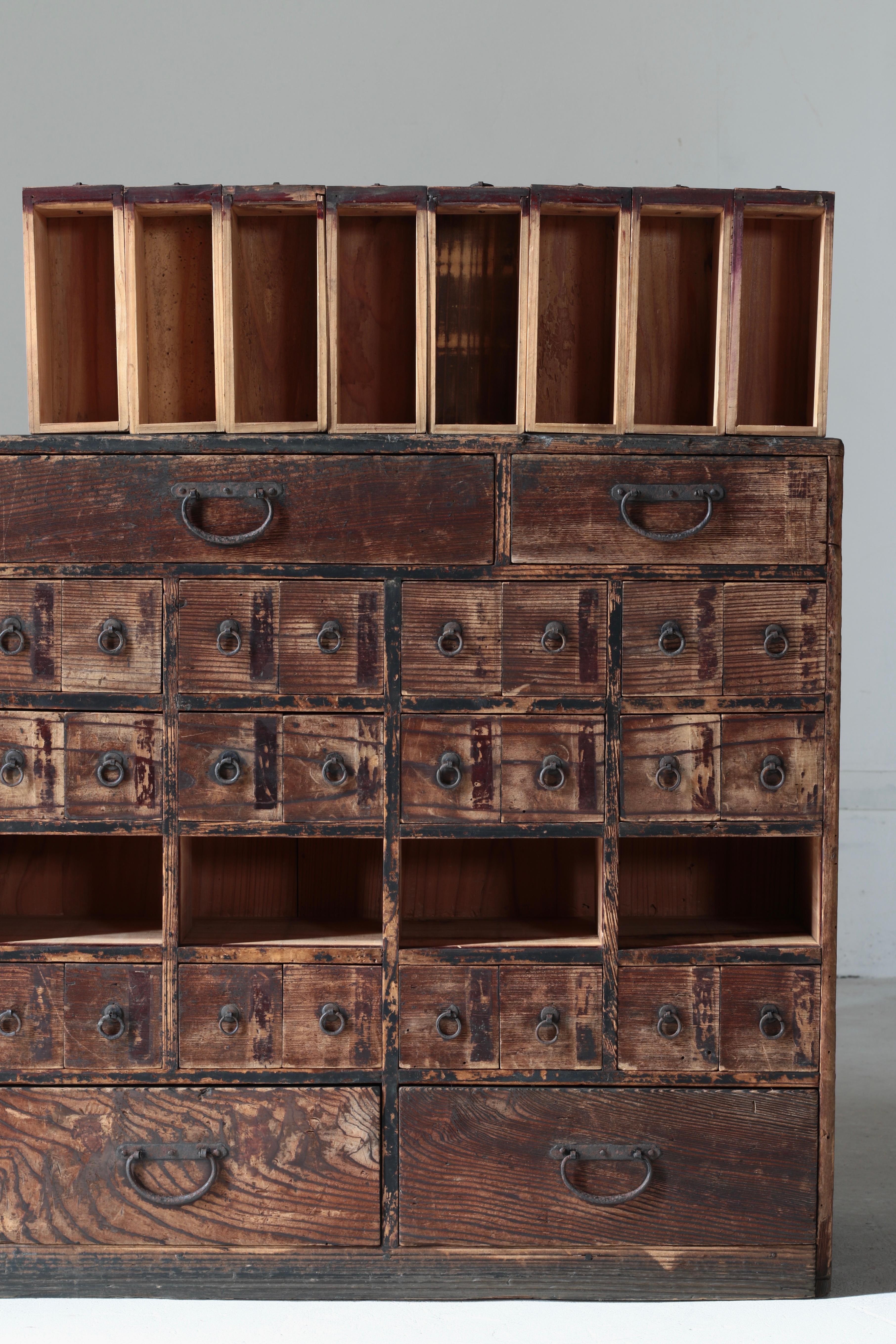 Japanische antike Medizintruhe / Schublade Tansu / 1868-1912er Jahre / Wabi-Sabi Mingei 8