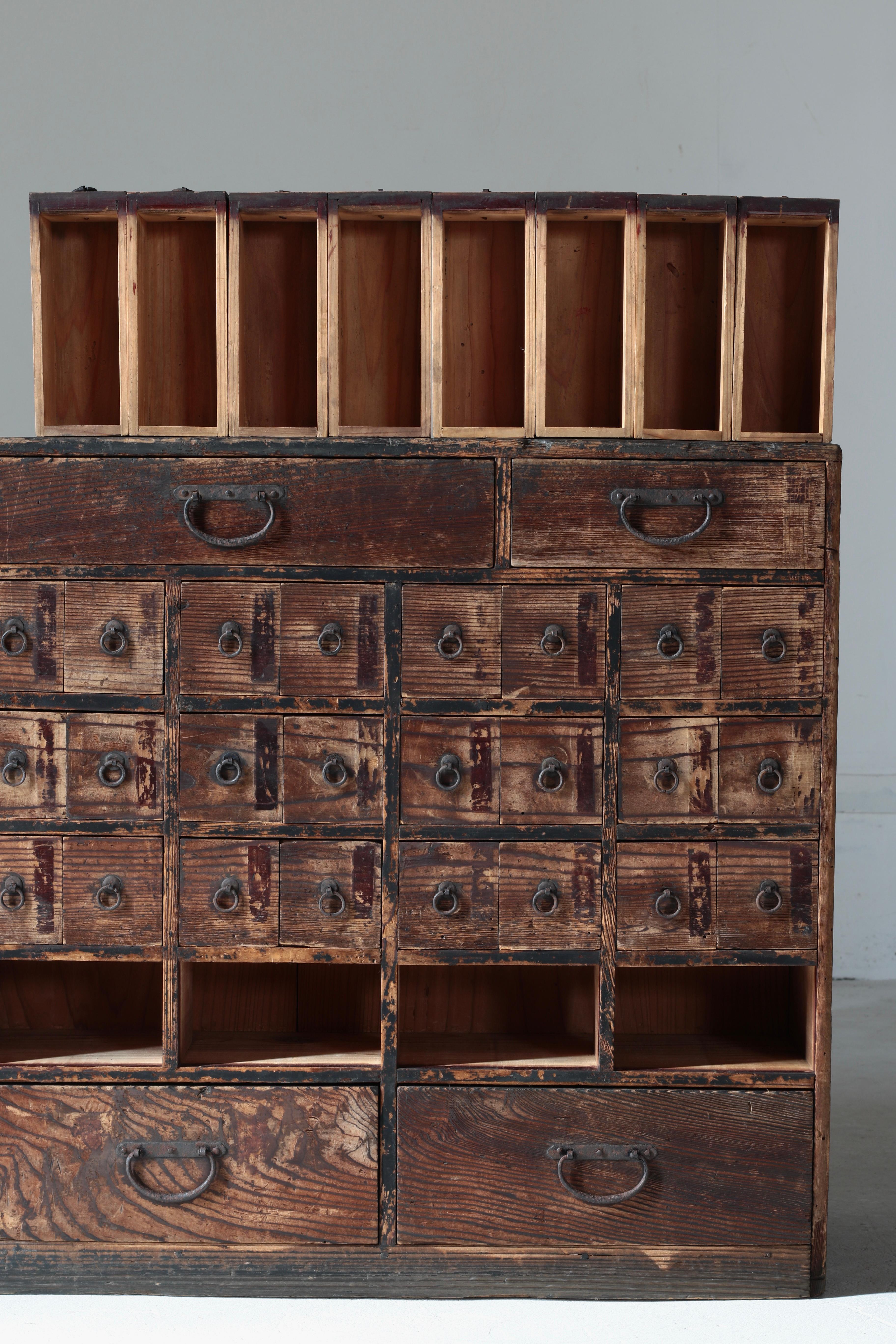 Japanische antike Medizintruhe / Schublade Tansu / 1868-1912er Jahre / Wabi-Sabi Mingei 9