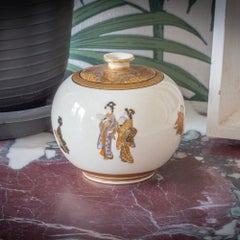 Antico vaso Satsuma giapponese del periodo Meiji di Kinkozan