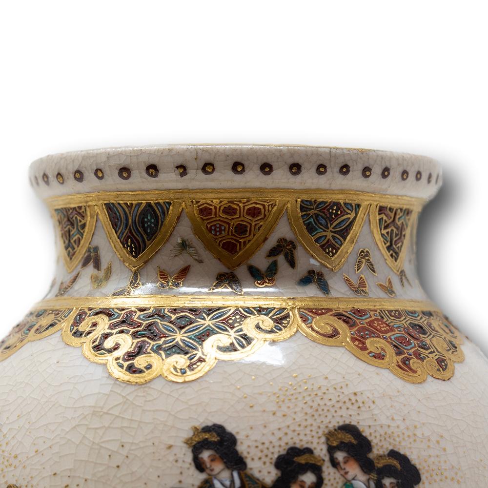 Paire de vases japonais anciens de la période Meiji Satsuma peints à la main par Gyokuzan en vente 5
