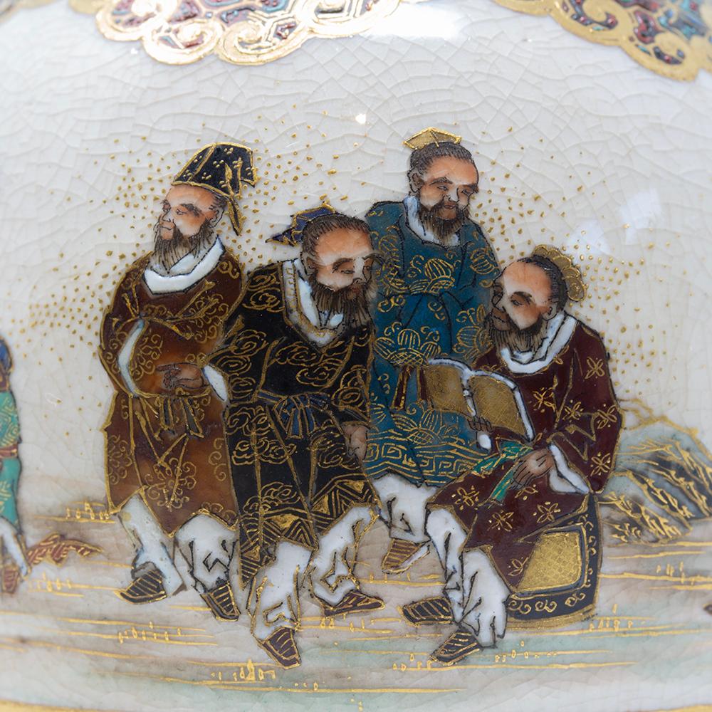 Paire de vases japonais anciens de la période Meiji Satsuma peints à la main par Gyokuzan en vente 6