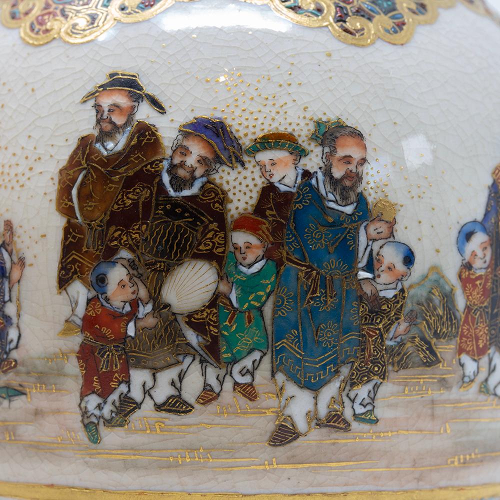 Paire de vases japonais anciens de la période Meiji Satsuma peints à la main par Gyokuzan en vente 8