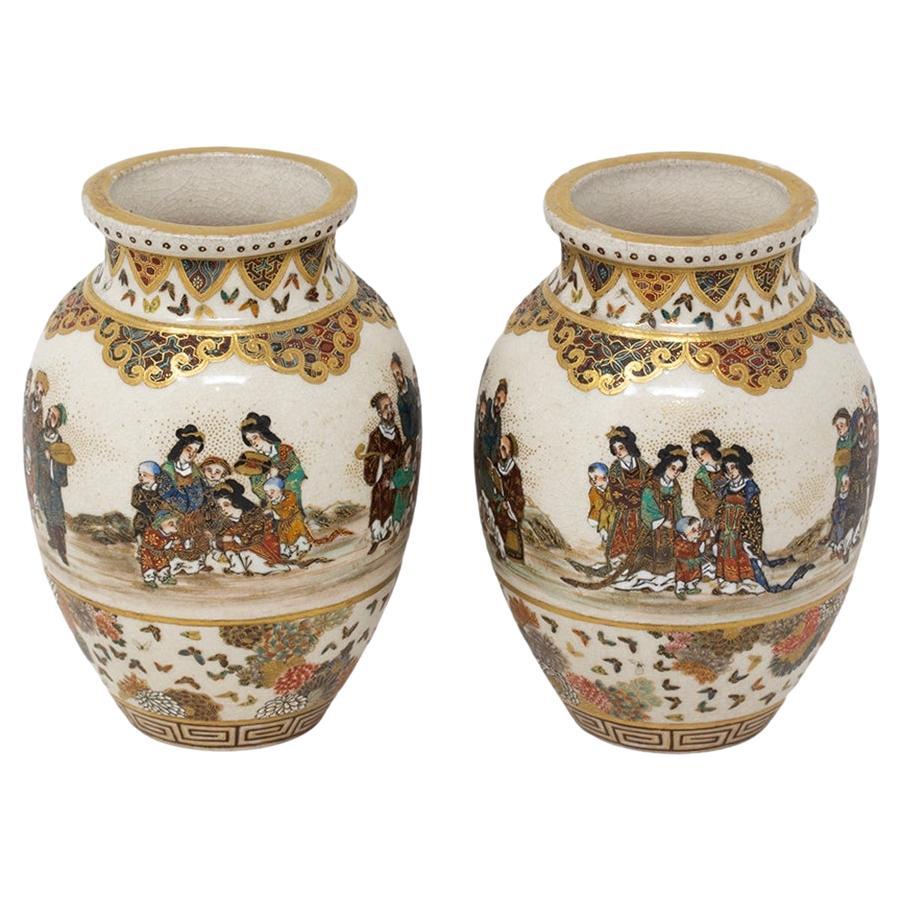Japanische antike Satsuma-Vase aus der japanischen Meiji-Periode, Paar, handbemalt von Gyokuzan