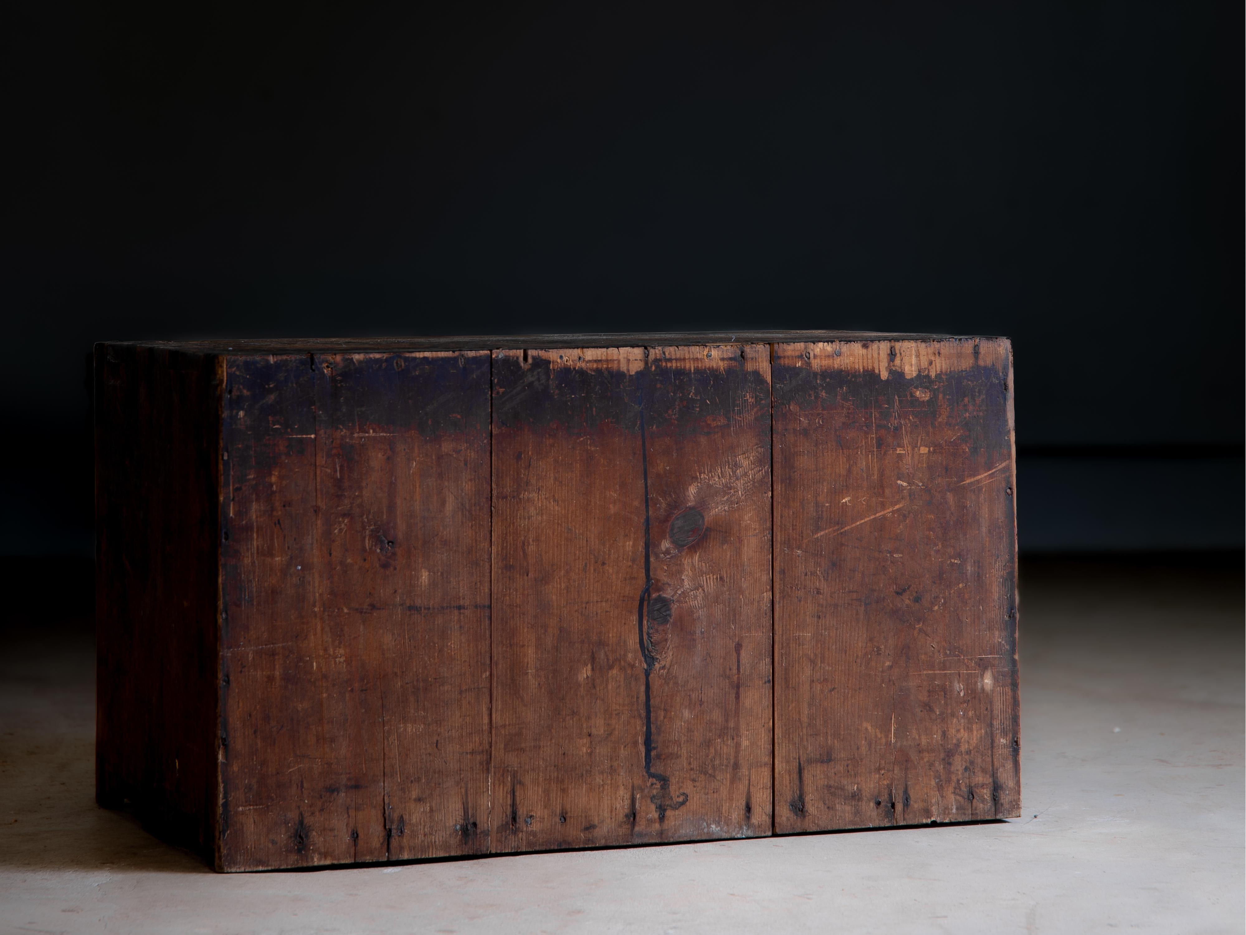 Japanese antique mid-size tansu chest of drawers, 1849. late Edo era. wabi sabi For Sale 5