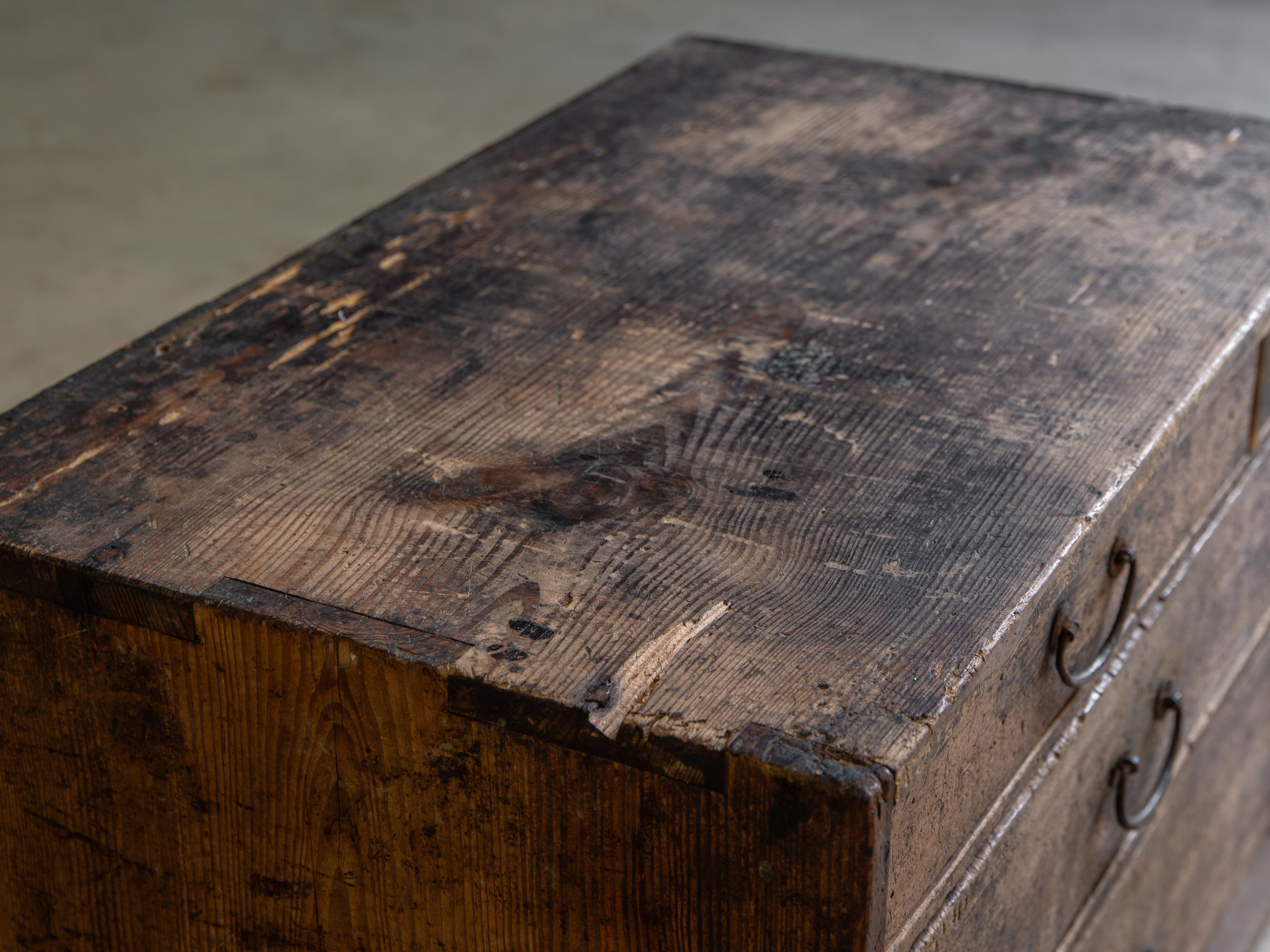 Japanese antique mid-size tansu chest of drawers, 1849. late Edo era. wabi sabi For Sale 9