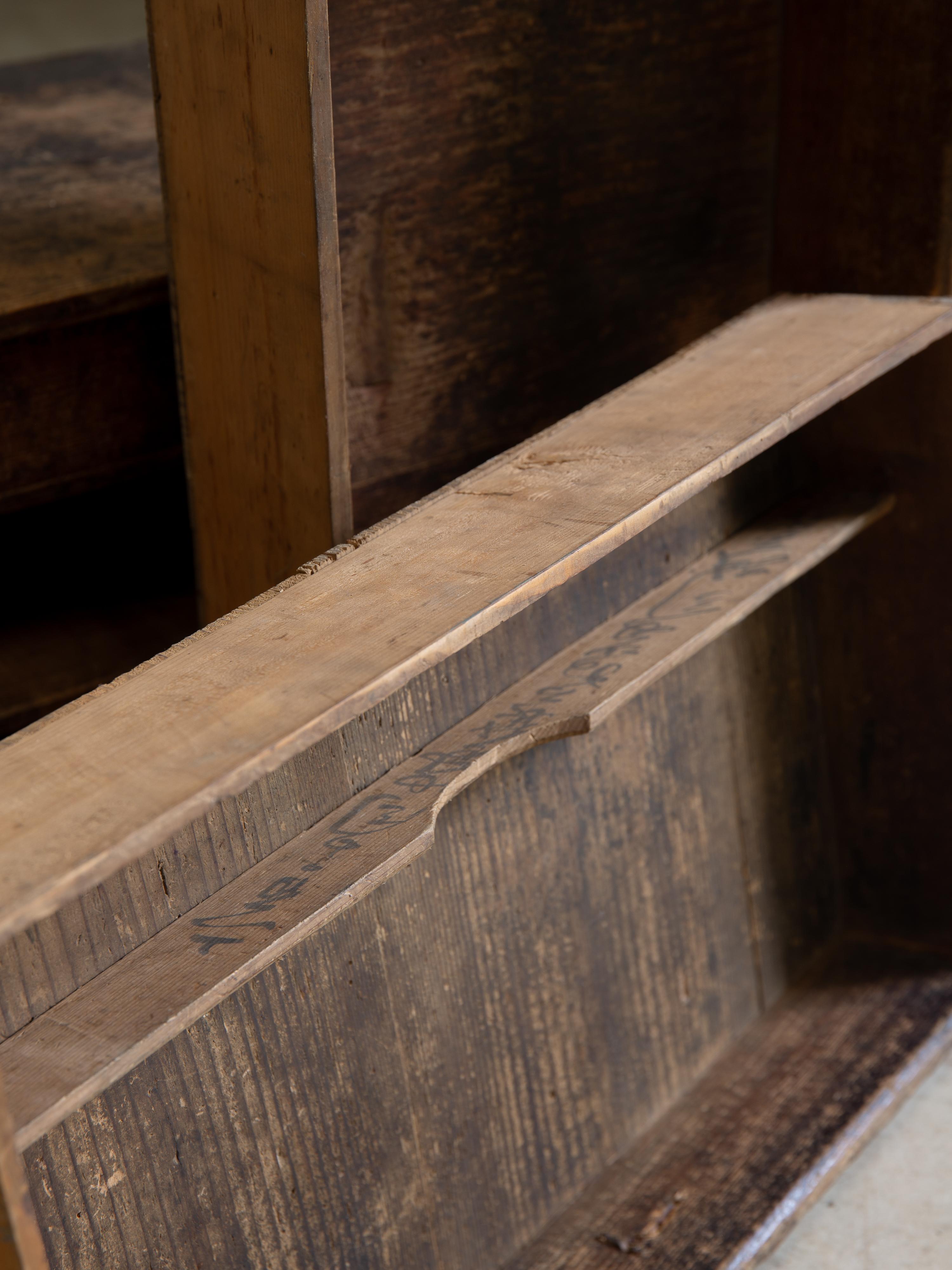 Japanese antique mid-size tansu chest of drawers, 1849. late Edo era. wabi sabi For Sale 12