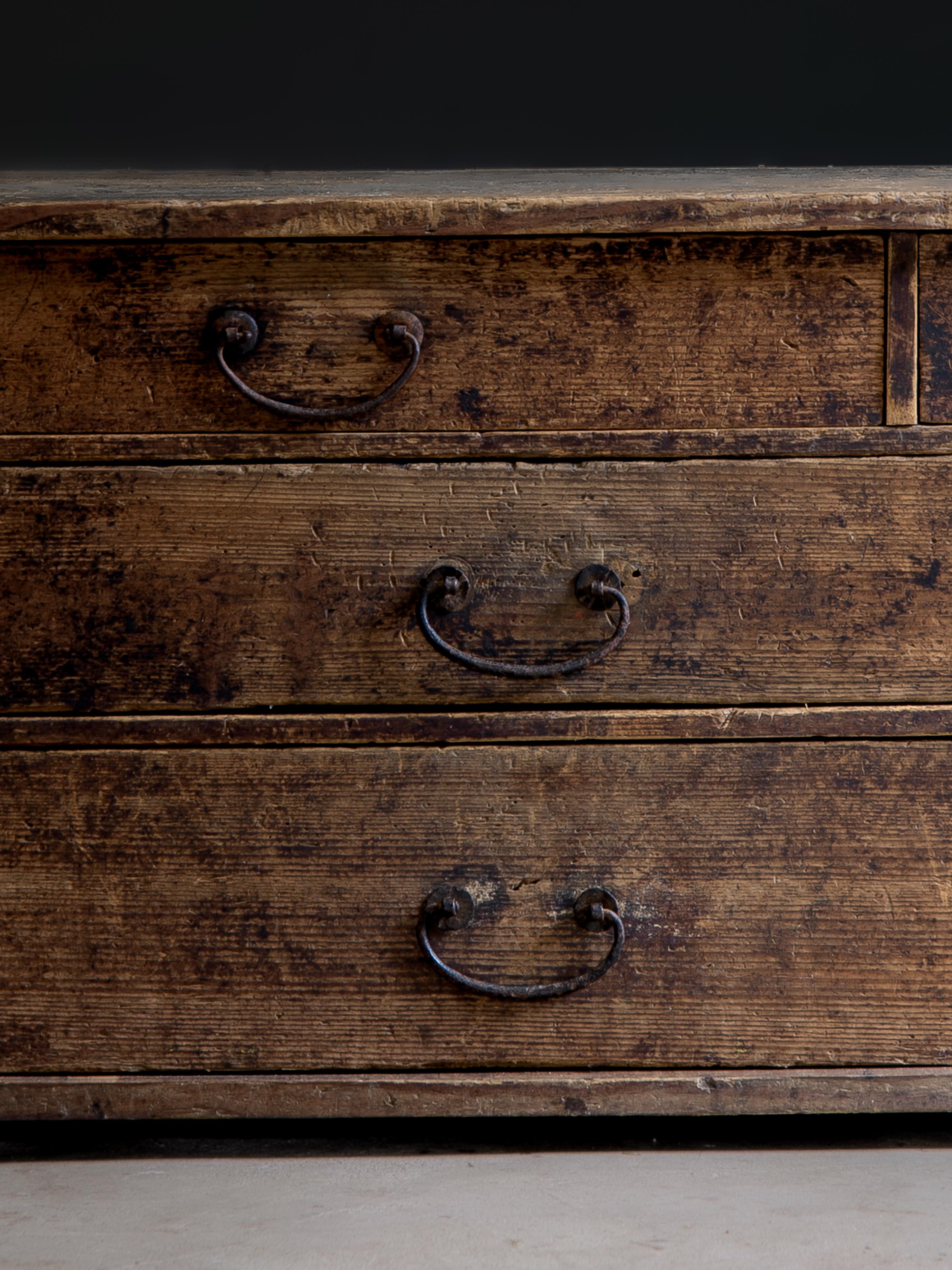 Wood Japanese antique mid-size tansu chest of drawers, 1849. late Edo era. wabi sabi For Sale