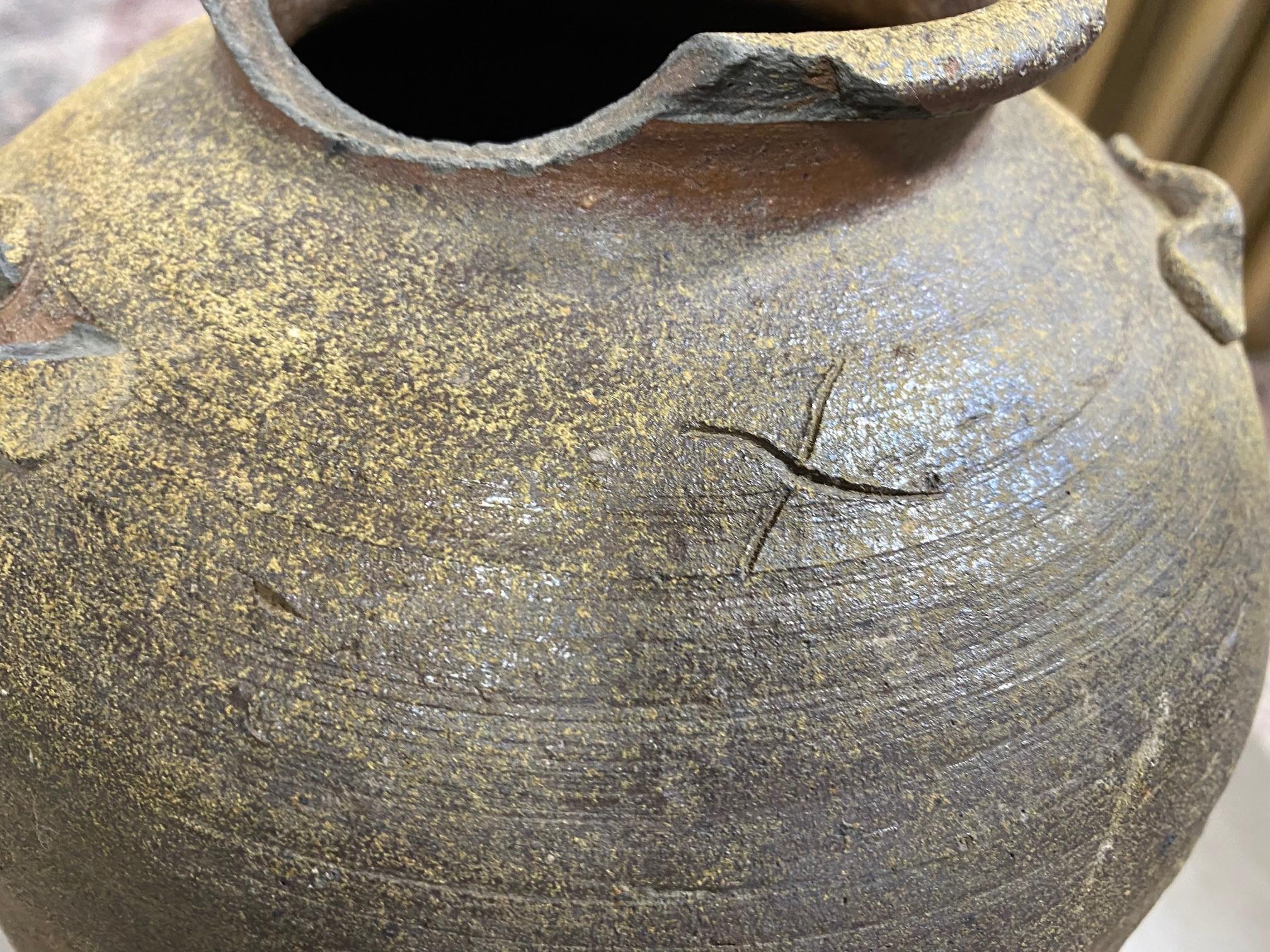 Japanese Antique Momoyama Edo Bizen Ware Pottery Wabi-Sabi Art Tsubo Jar Vase In Good Condition For Sale In Studio City, CA