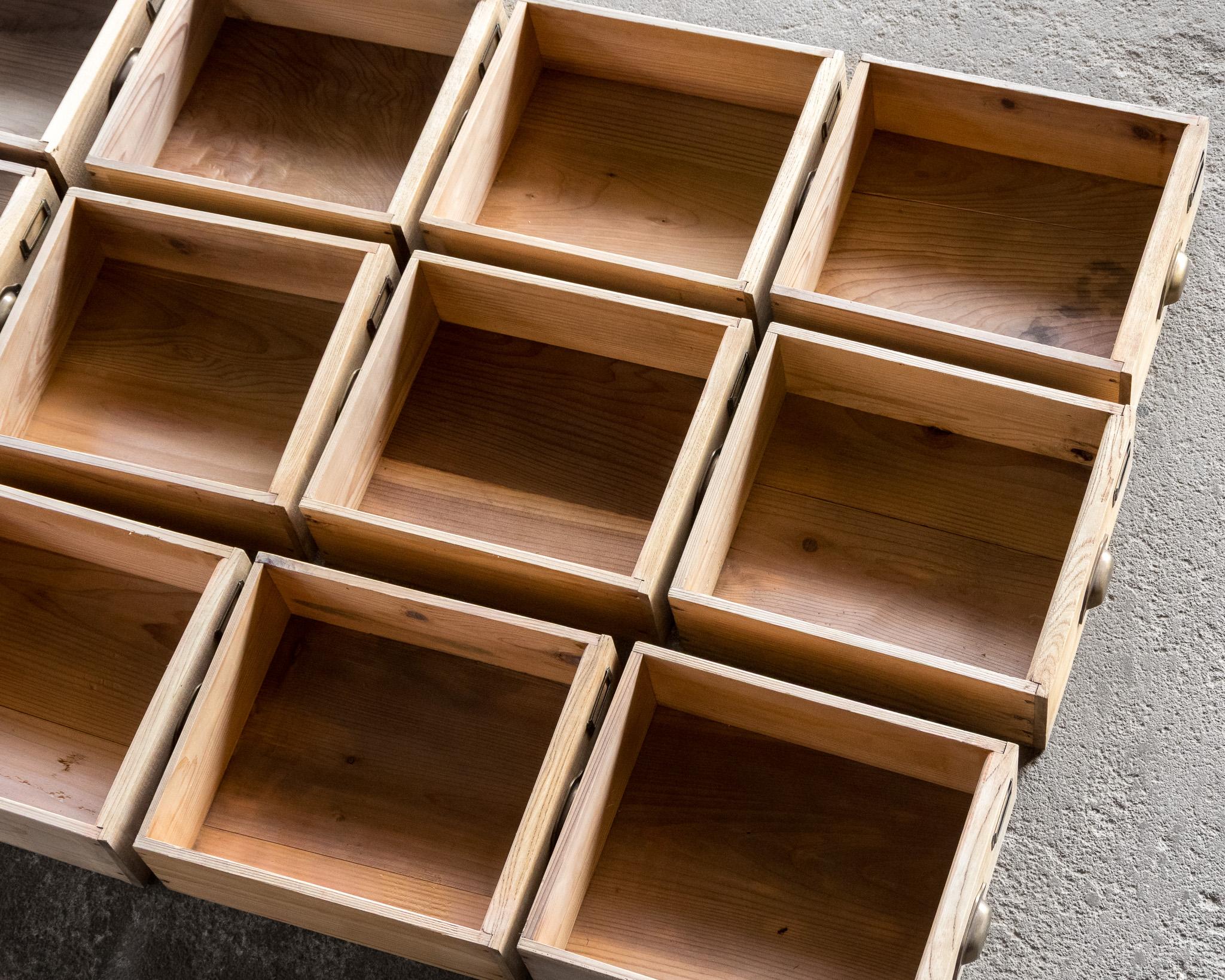 Armoire japonaise ancienne à tiroirs multiples, début de la période Showa '1926 en vente 8