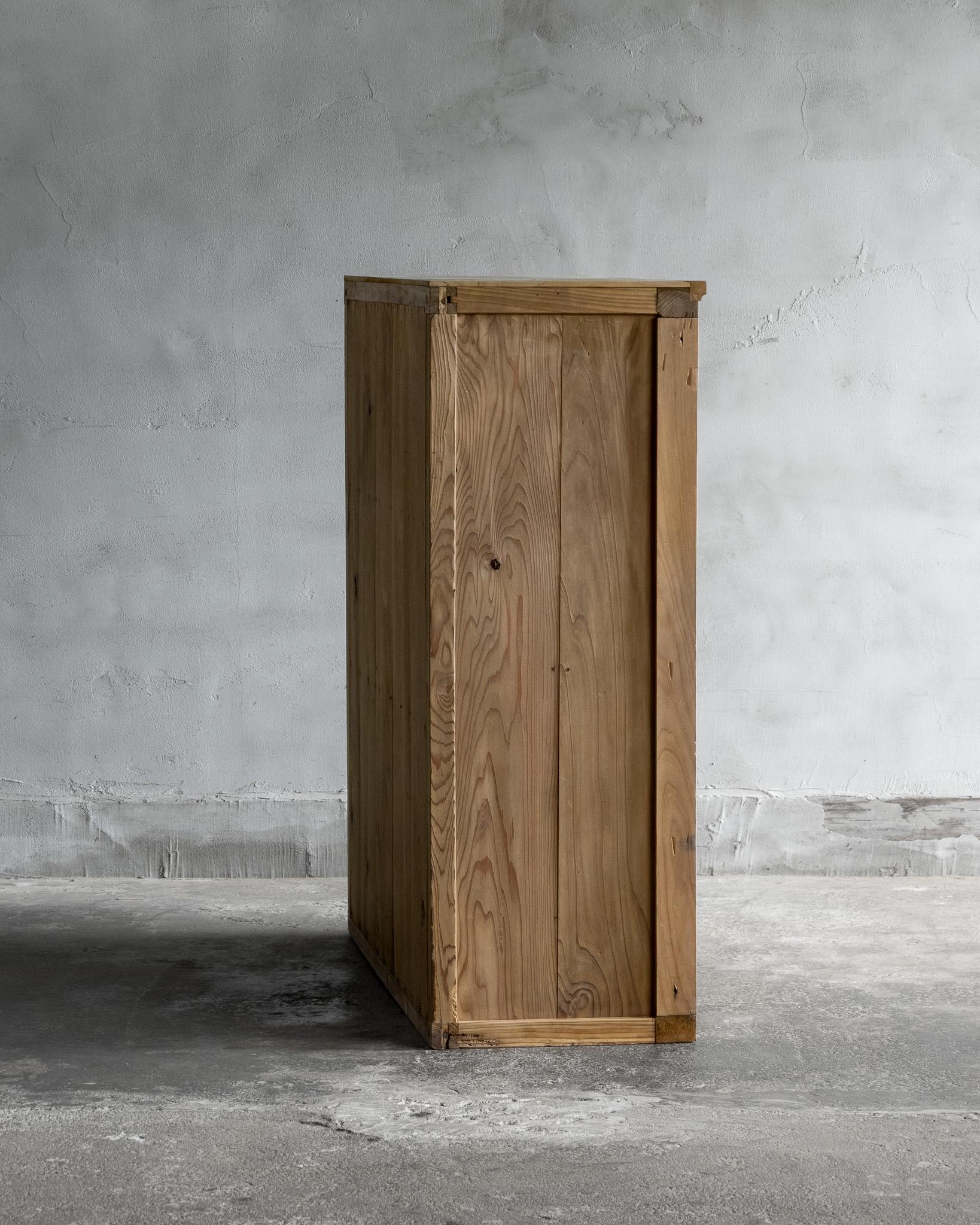 Armoire japonaise ancienne à tiroirs multiples, début de la période Showa '1926 Bon état - En vente à Hitachiomiya-shi, 08