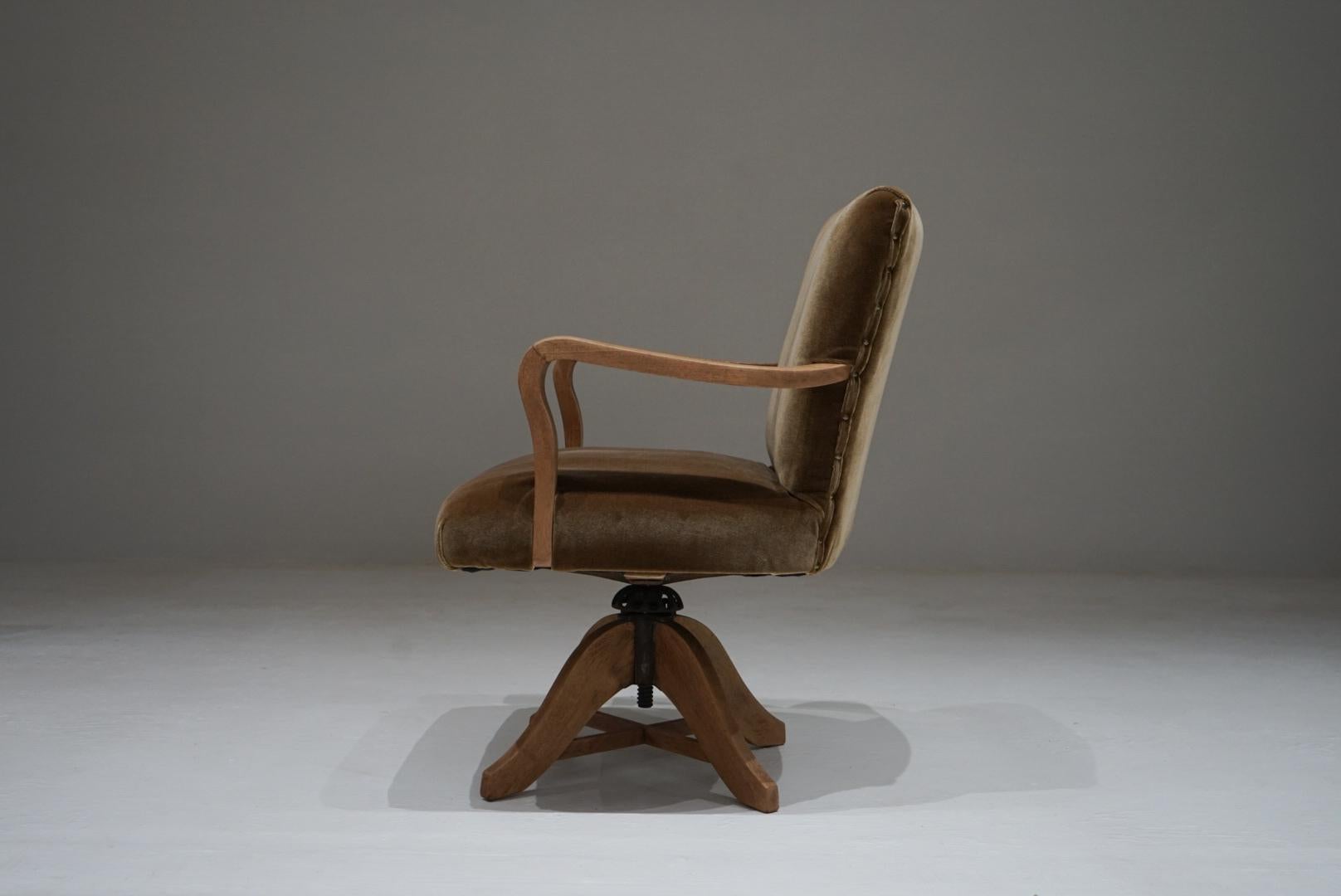 Chaise pivotante japonaise ancienne en Wood Wood Nara, années 1930-1940 - Japandi Wabi-Sabi en vente 1