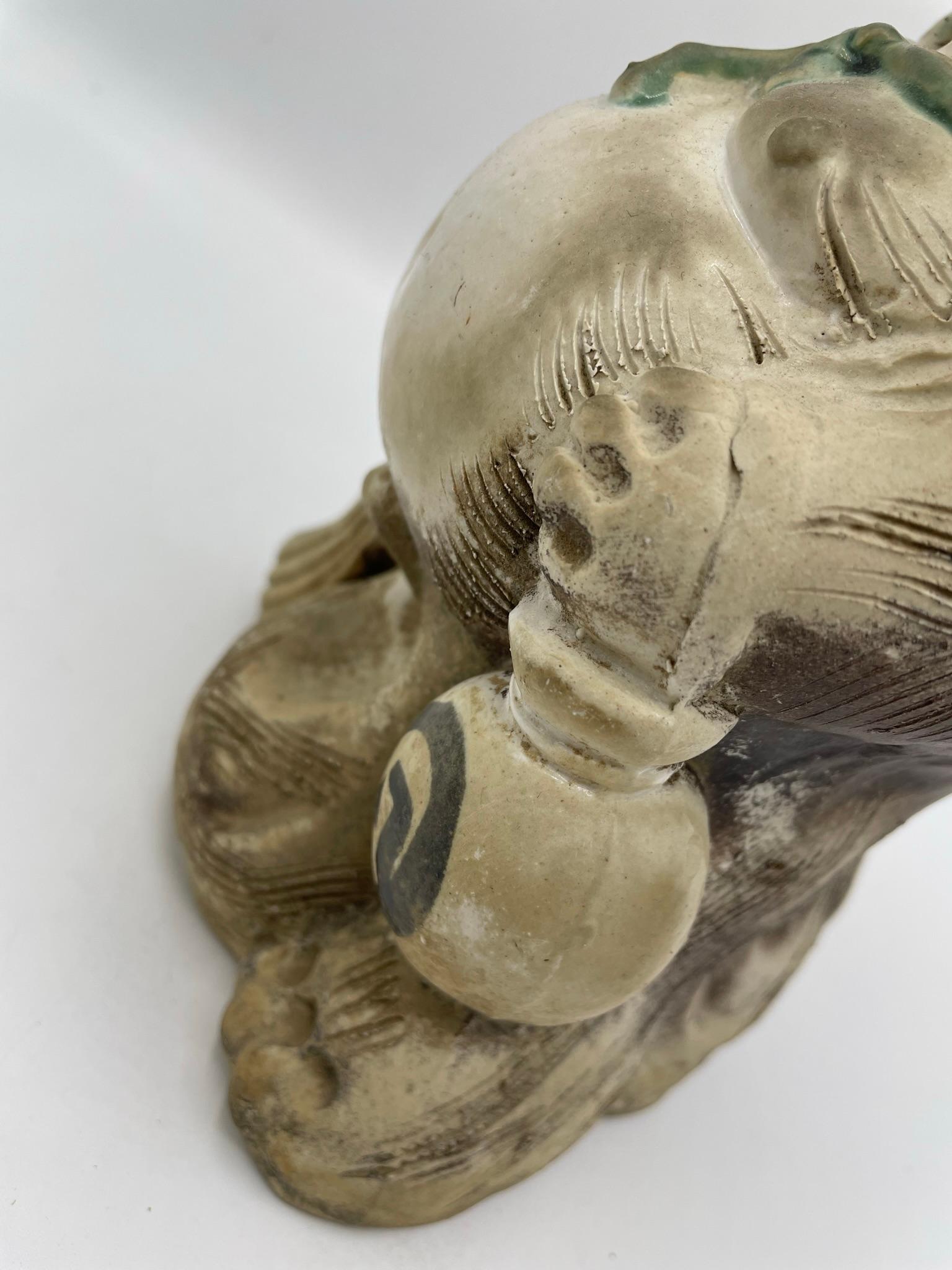 Objet japonais ancien blanc « Shigaraki Tanuki » des années 1960 2