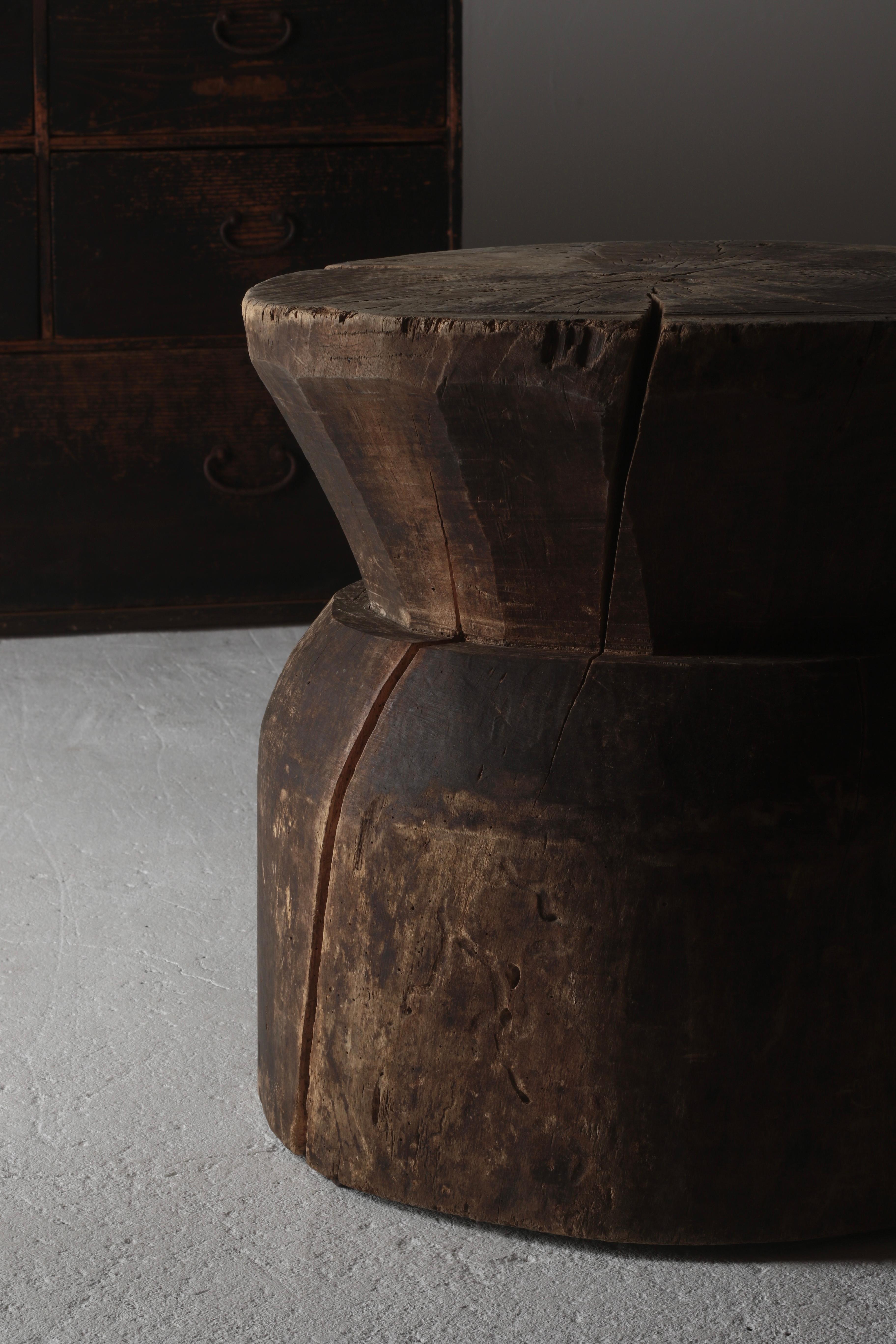 Japanese Antique Old Wooden Mortar / Coffee Table 1868s-1912s Wabi-sabi Japandi In Good Condition In Iwate-gun Shizukuishi-cho, Iwate Prefecture