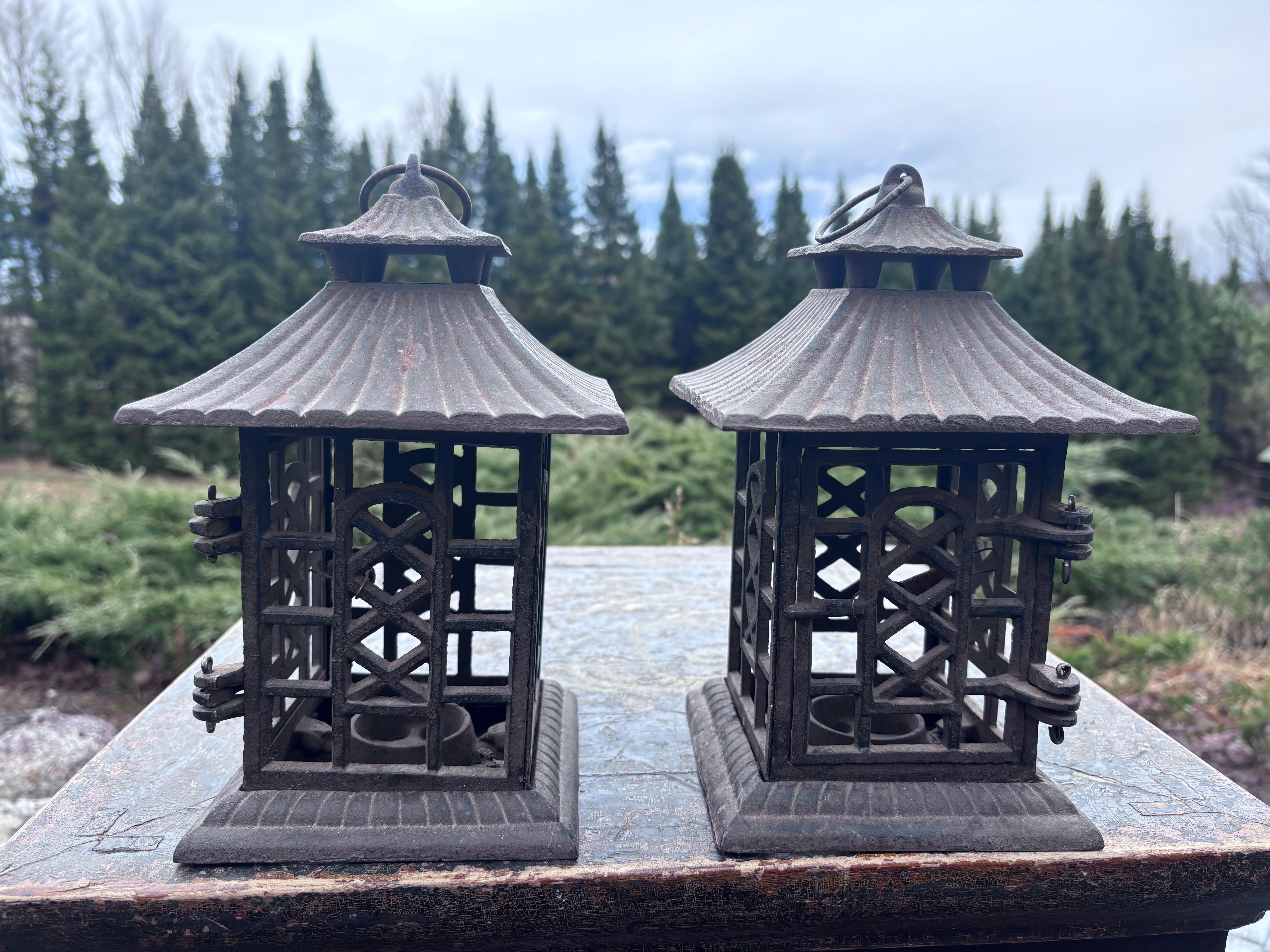 Paire de lanternes de pagode japonaises anciennes 3