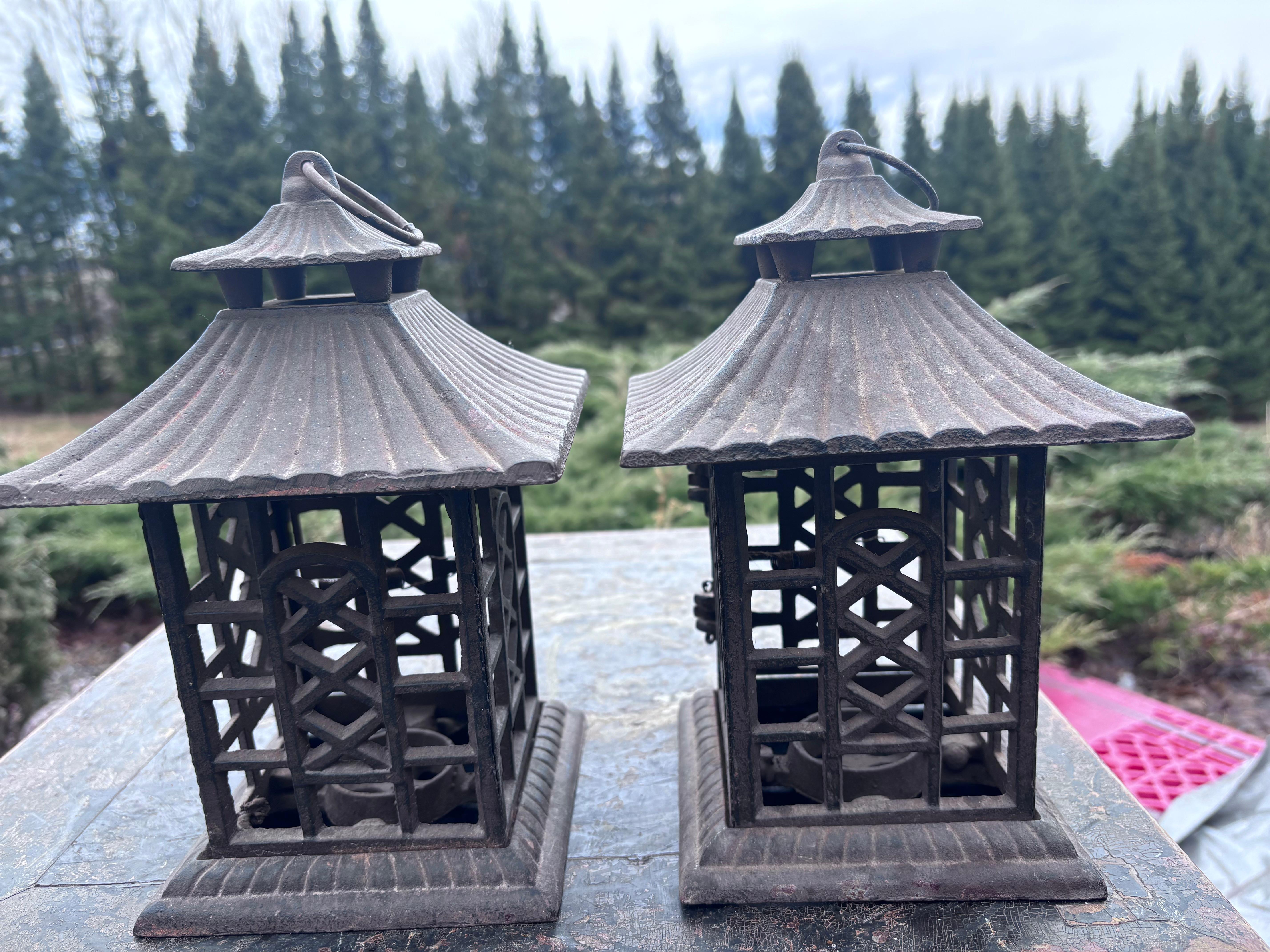 Paire de lanternes de pagode japonaises anciennes 5