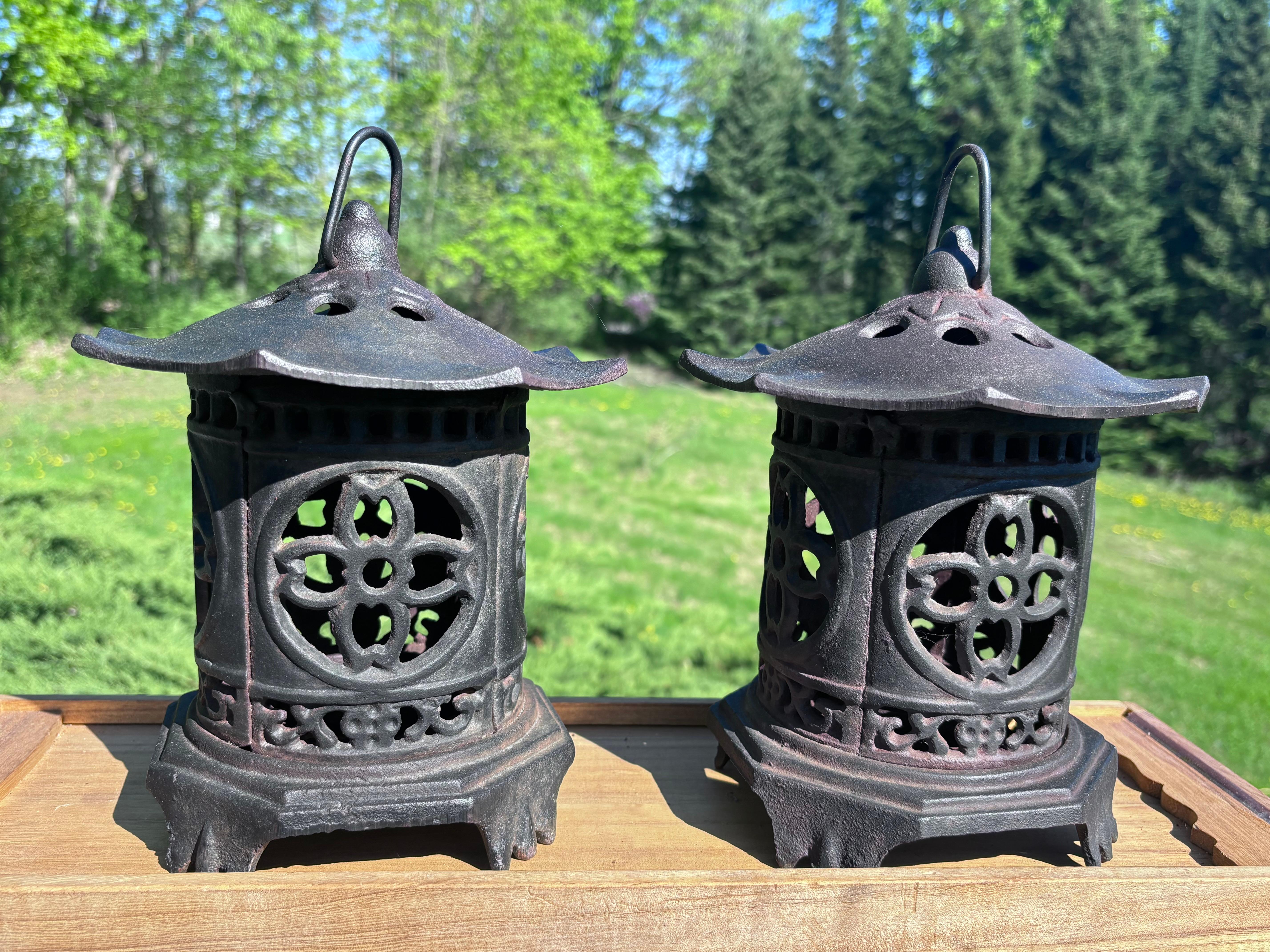 Japanese Antique Pair Pagoda Roof Lighting Lanterns With Flower Form Side Panels 5