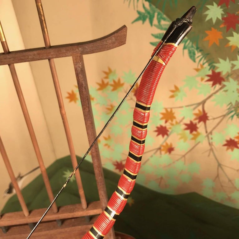 Japanese Antique Pair of Samurai Bow with Ten Arrows Meiji Period, 19th