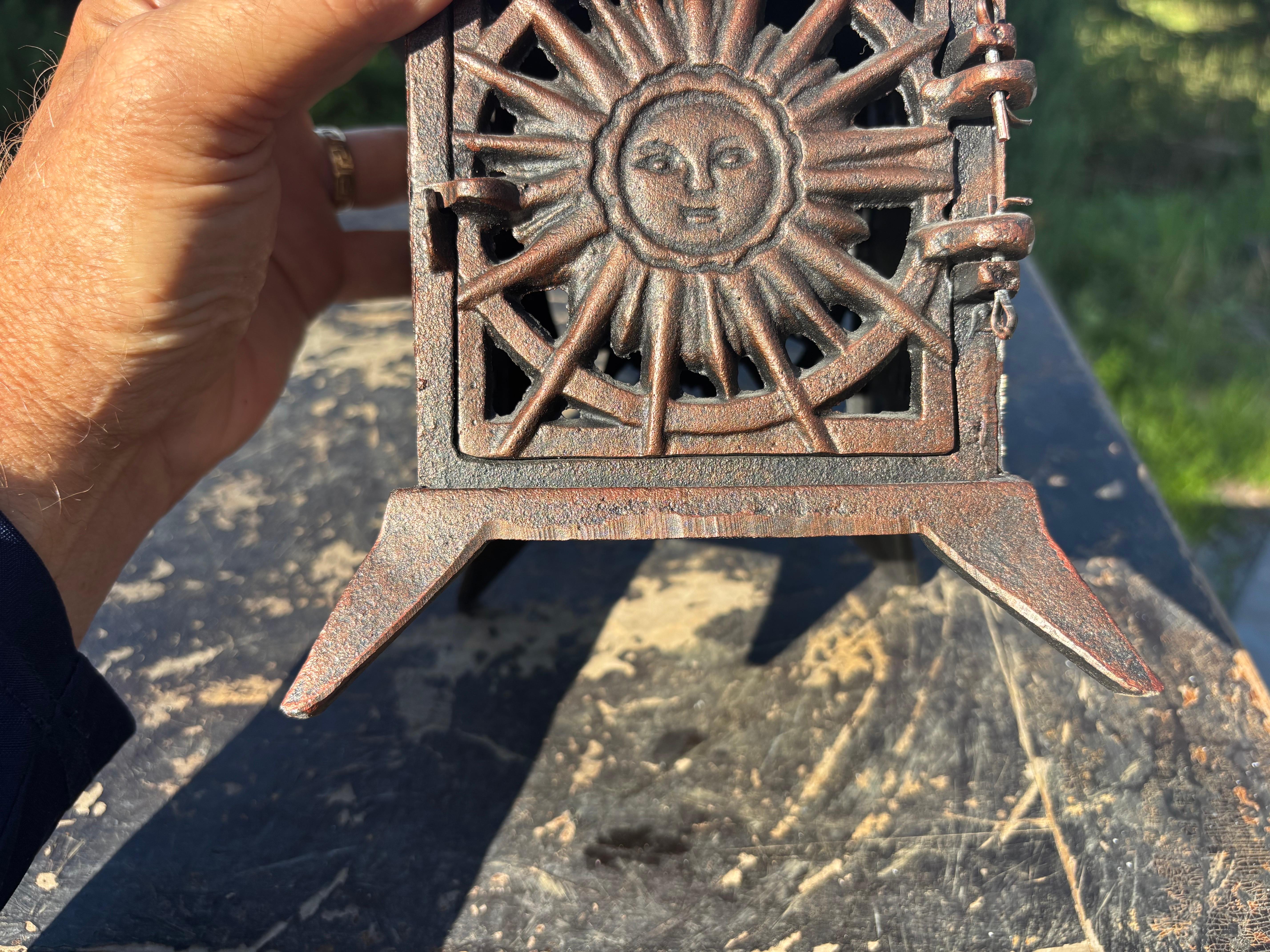 Paire de lanternes de toit de pagode japonaises anciennes à éclats de soleil en vente 4