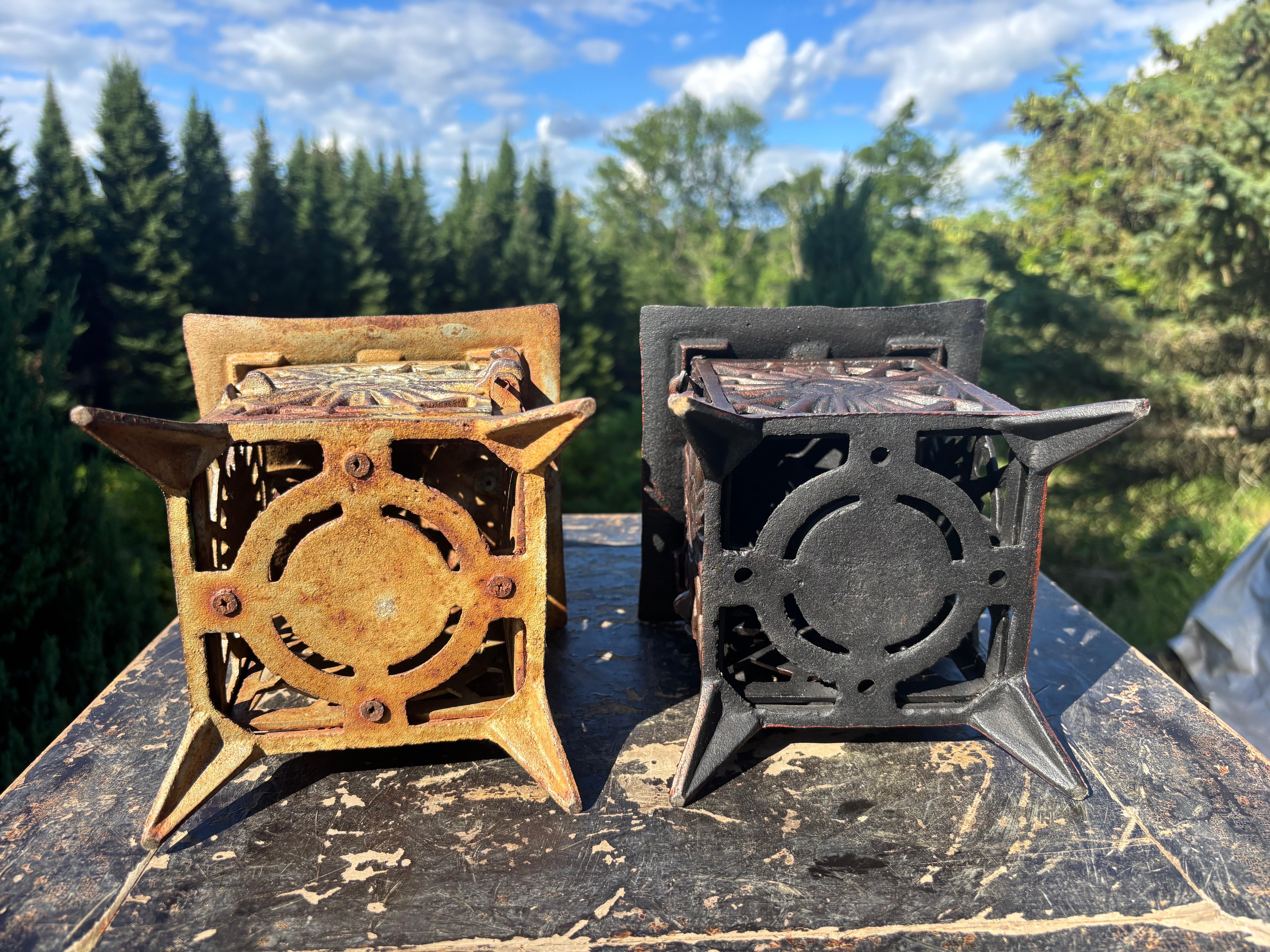 Paire de lanternes de toit de pagode japonaises anciennes à éclats de soleil en vente 6
