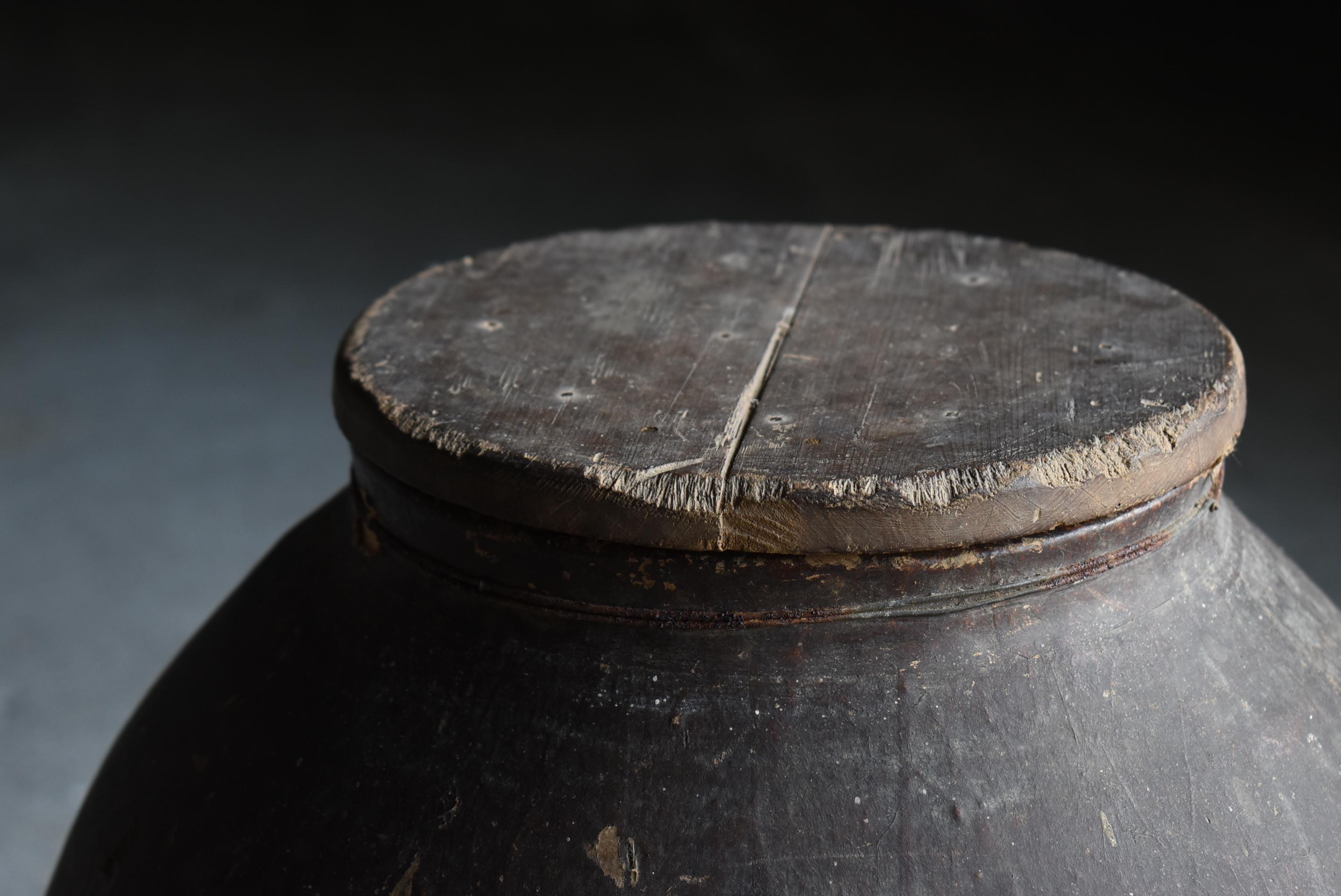 Japonais Pot japonais ancien en poterie recouvert de papier 1860s-1900s / Vase à fleurs Wabisabi en vente