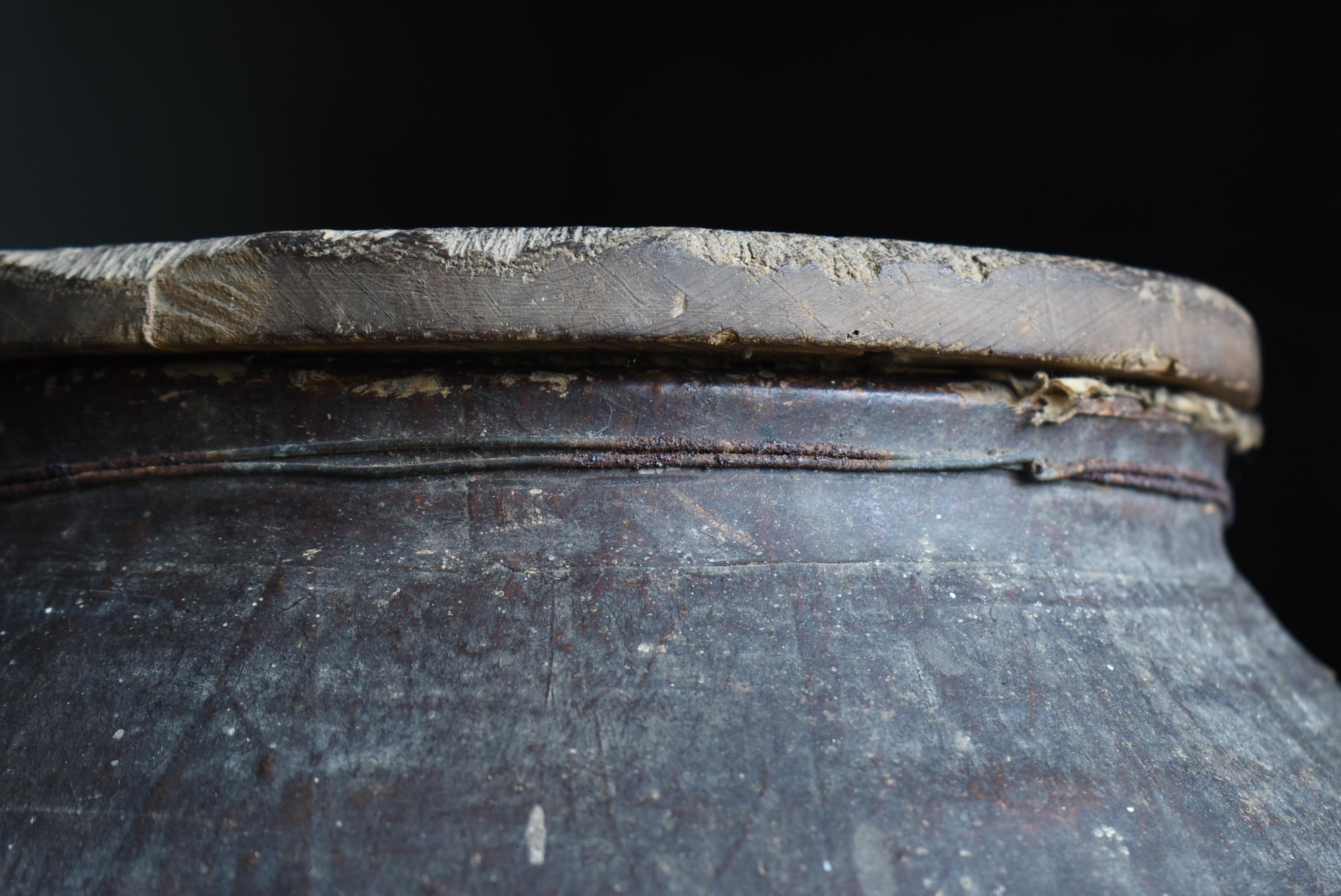 Poteries Pot japonais ancien en poterie recouvert de papier 1860s-1900s / Vase à fleurs Wabisabi en vente