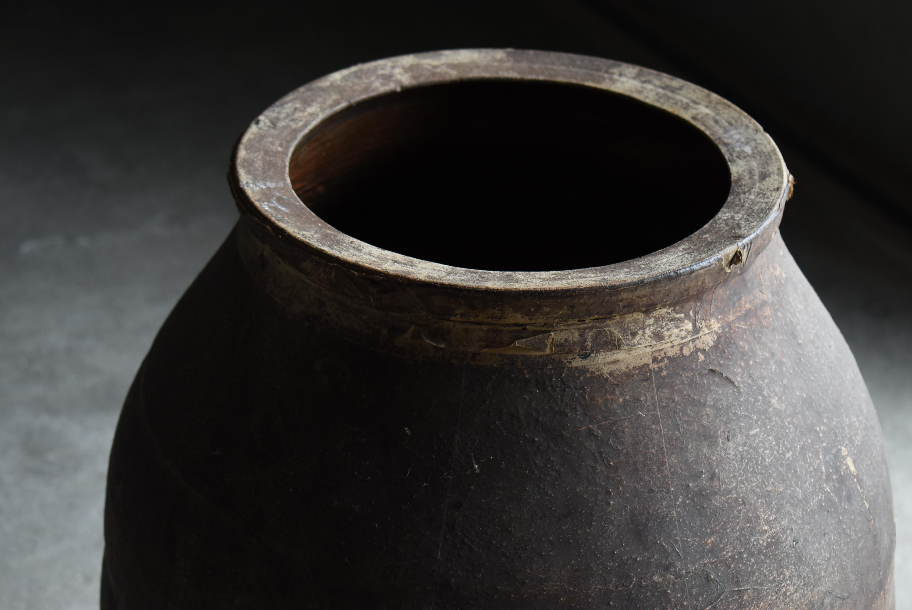 Vase En Céramique Habillé De Cuir Avec Support – Taille Moyenne – Déco Vintage (occasion)