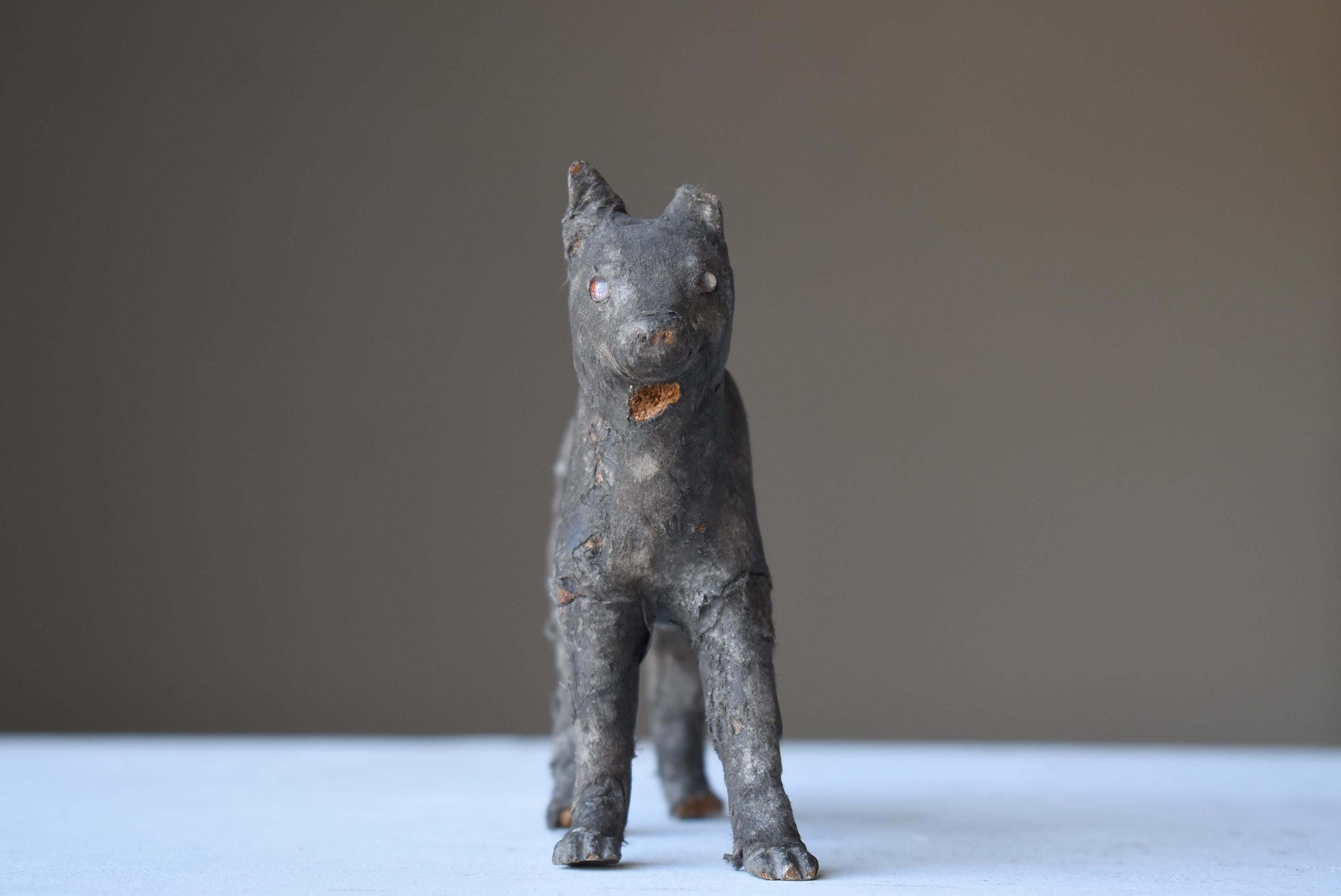 Japanese Antique Paper Object Wolf 1940s-1960s / Animal Figurine Wabi Sabi In Good Condition For Sale In Sammu-shi, Chiba