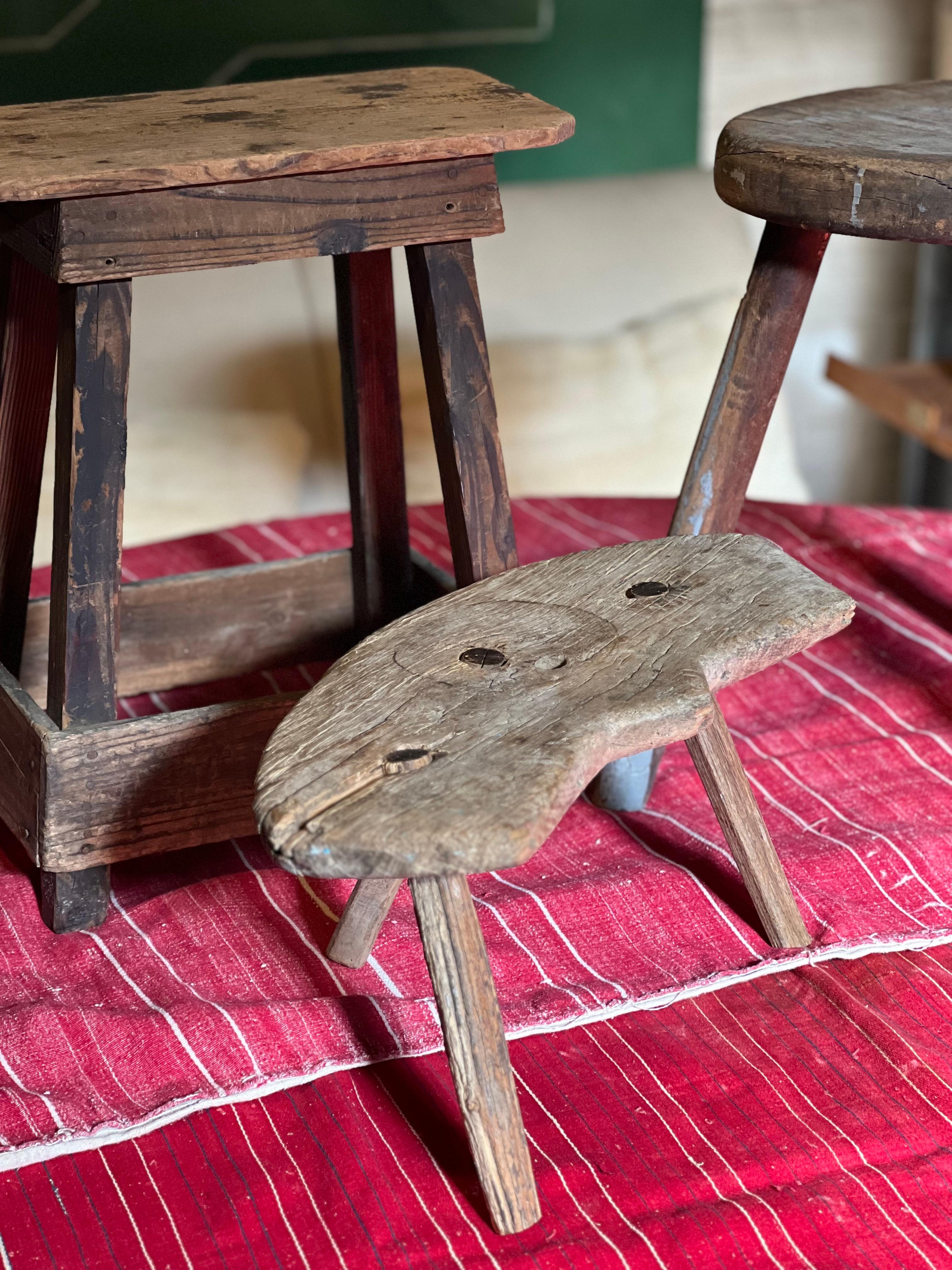 Japanese antique pine stool 1800, handcrafted unique For Sale 3