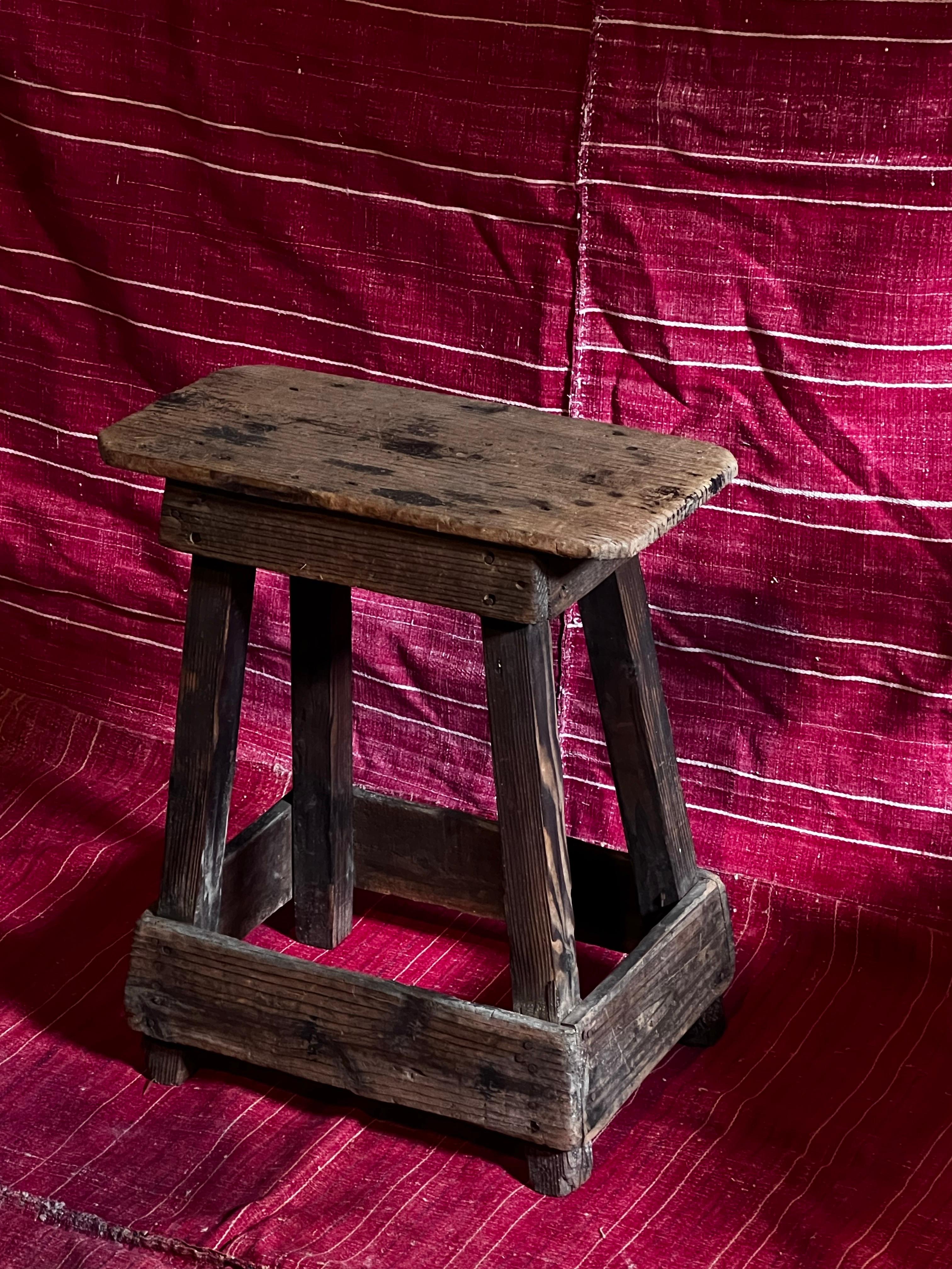 Unique Japanese pine stool. Lots of patina, it's a true beauty of minimal craftsmanship. Lightweight and easy to move. A true eye catcher in any interior.

_____________________________________________________________
Characteristics of folk art