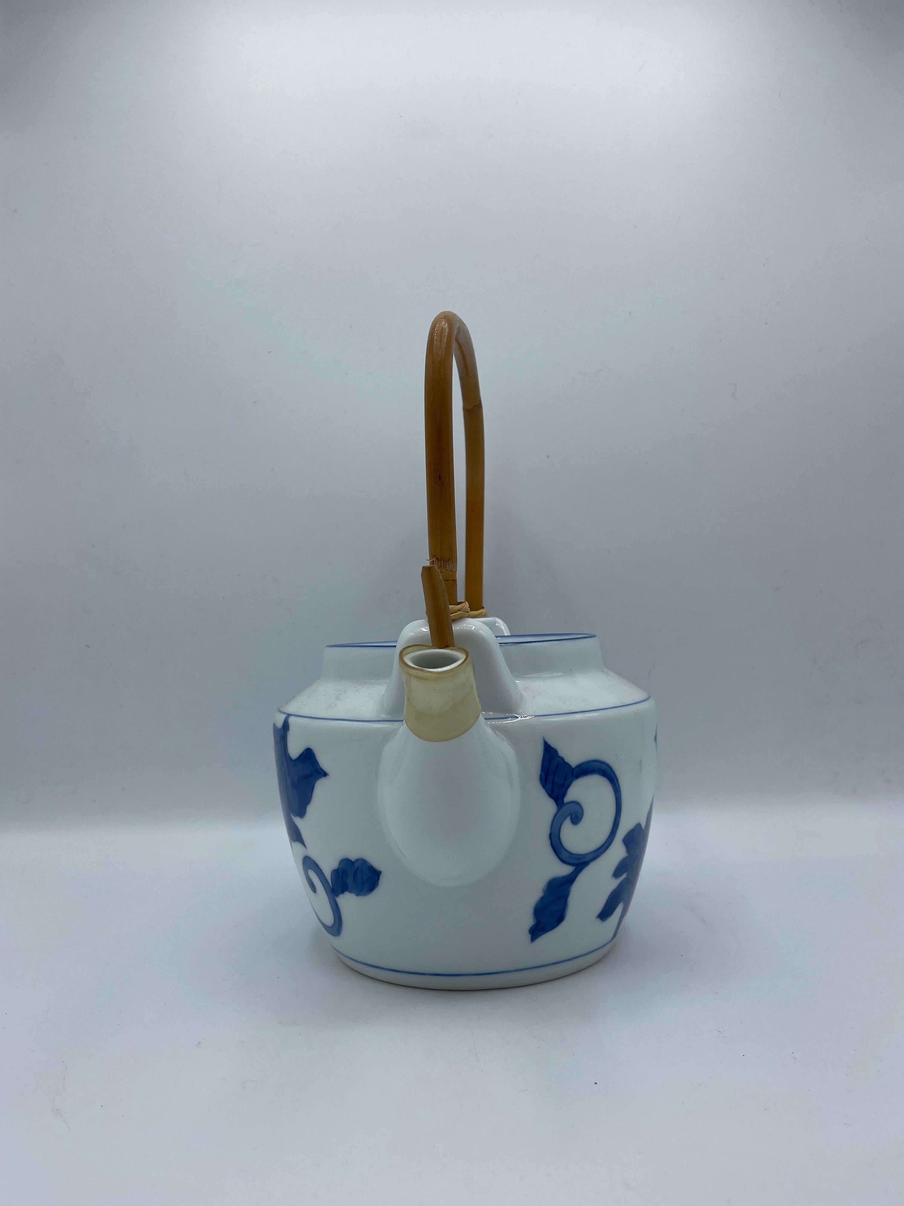 Antike japanische Porzellan-Teekanne aus dem Jahr 1960 (Japanisch) im Angebot