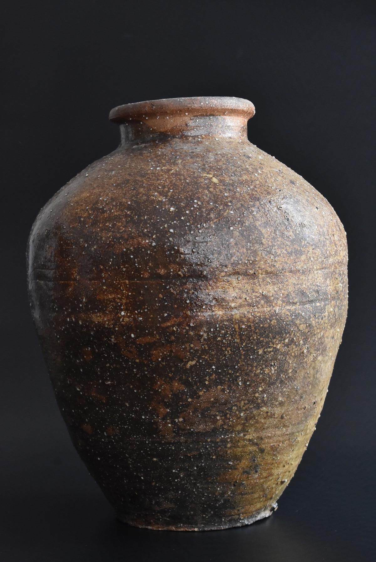 18th Century and Earlier Japanese Antique Pot 