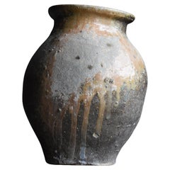 Japanese Antique Pottery 1600s-1700s/Flower Vase Vessel Wab-sabi pot jar
