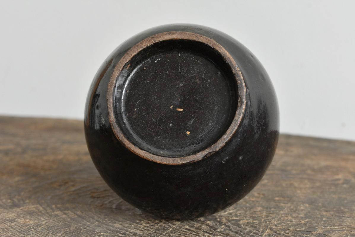 Japanese Antique Pottery Black Vase / Satsuma Ware / 1600-1800/Edo Period For Sale 8