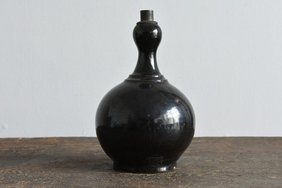 Japanische antike schwarze japanische Keramikvase / Satsuma Ware / 1600-1800/Edo-Periode (Töpferwaren) im Angebot