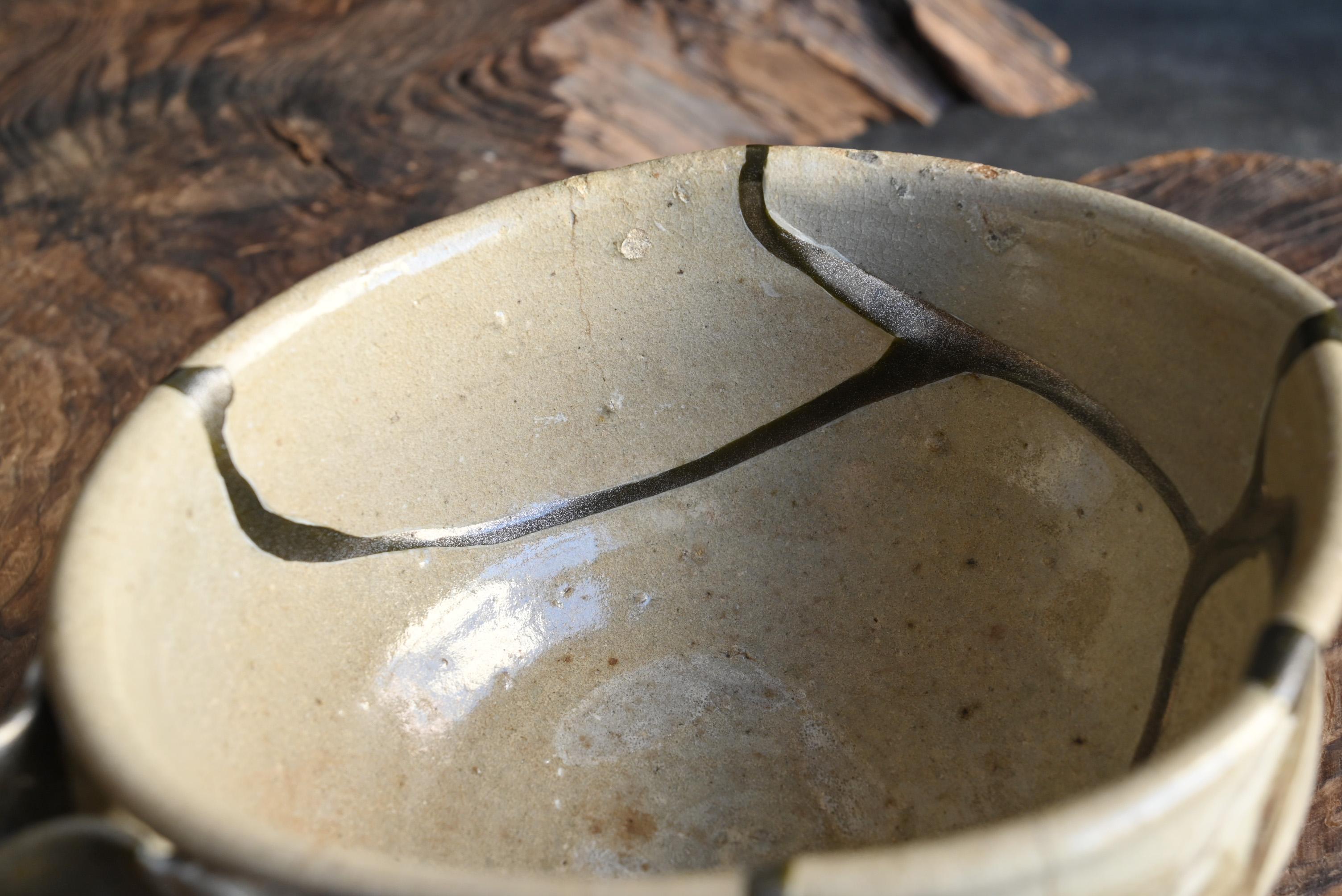 Japanese antique pottery bowl/17th century - 18th century/Karatsu 