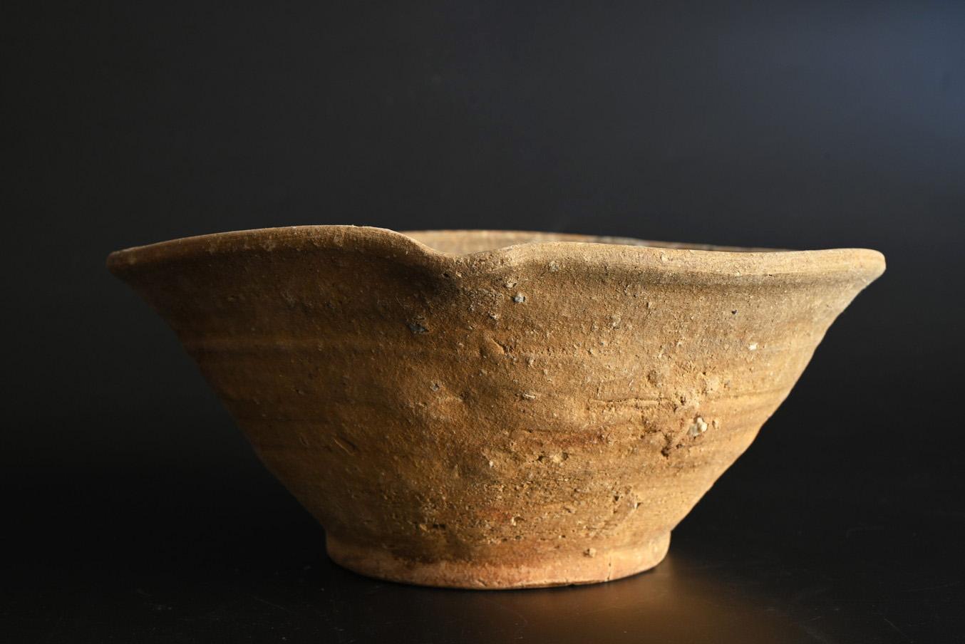 Other Japanese antique pottery bowl [tokoname ware]/Tokoname ware/12th-13th century For Sale