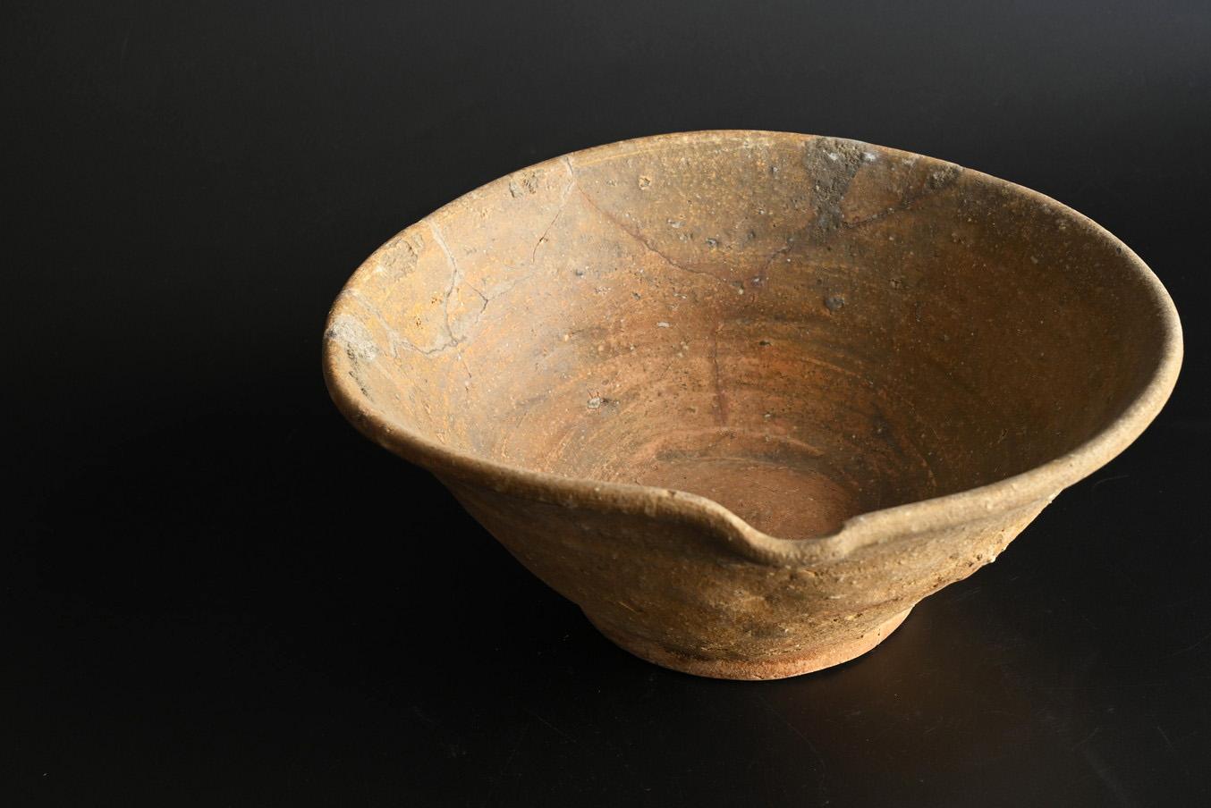 Hand-Crafted Japanese antique pottery bowl [tokoname ware]/Tokoname ware/12th-13th century For Sale