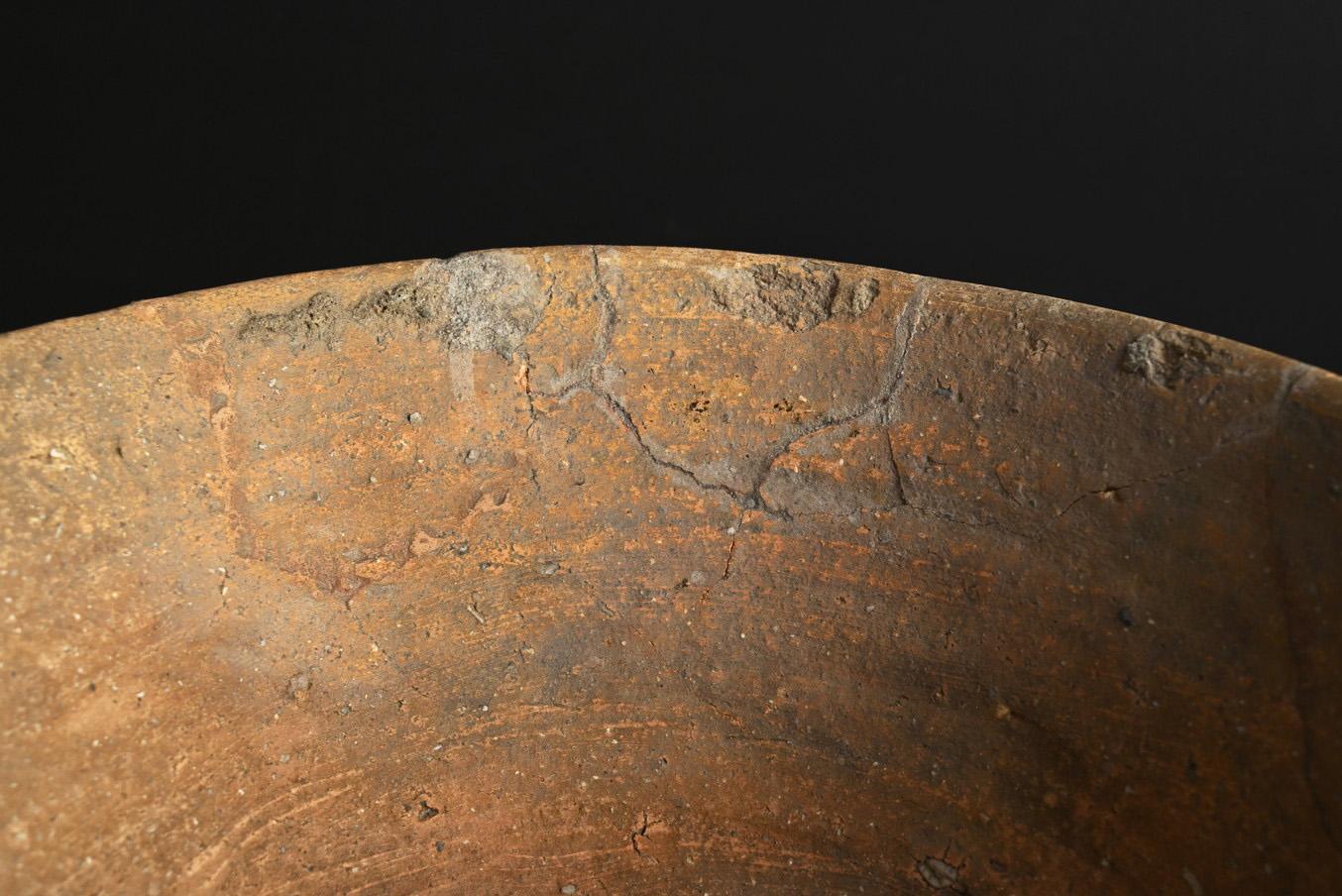 Pottery Japanese antique pottery bowl [tokoname ware]/Tokoname ware/12th-13th century For Sale