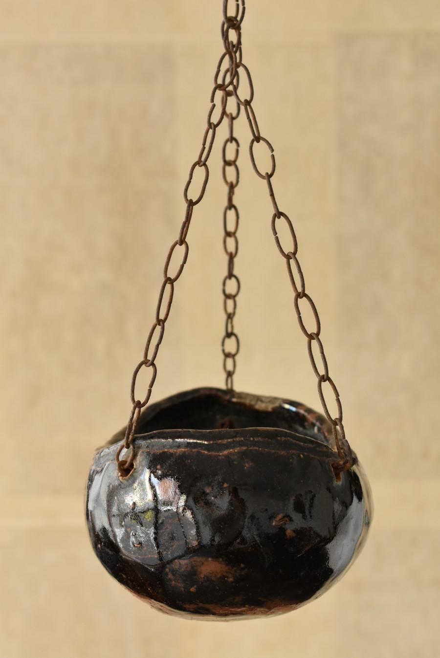 Japanische antike hängende Vase aus Keramik/Edo/1800er Jahre/bootförmige Vase im Angebot 4