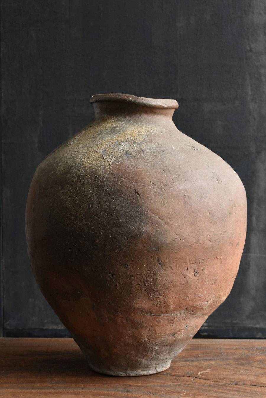 Japanese Antique Pottery Jar 14th-16th Century/ Wabi-Sabi Vase/Tokoname Jar In Good Condition In Sammu-shi, Chiba