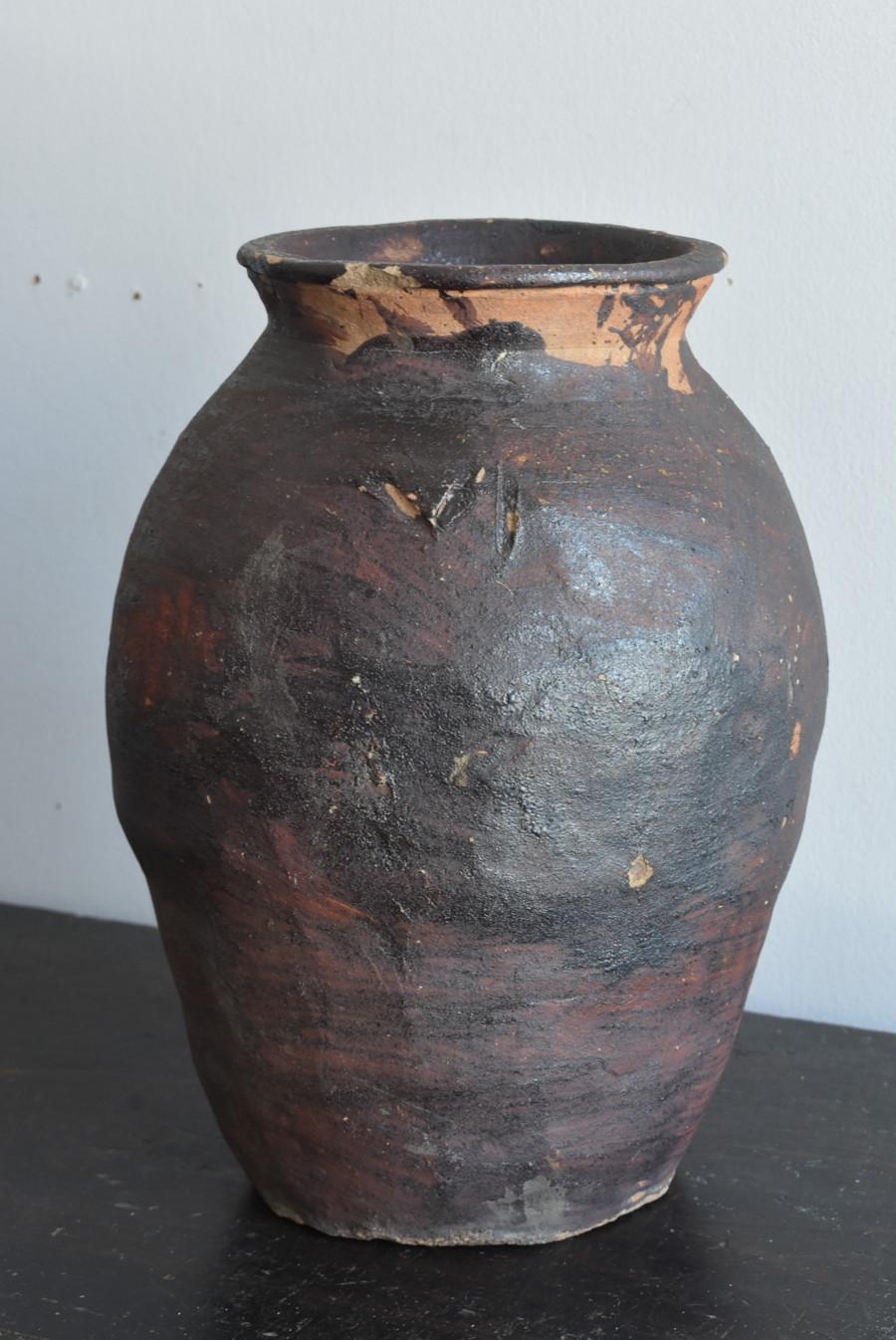 Japanese Antique Pottery Jar / 1573-1650 / Echizen Pottery Vase / Wabi-Sabi Jar In Good Condition In Sammu-shi, Chiba