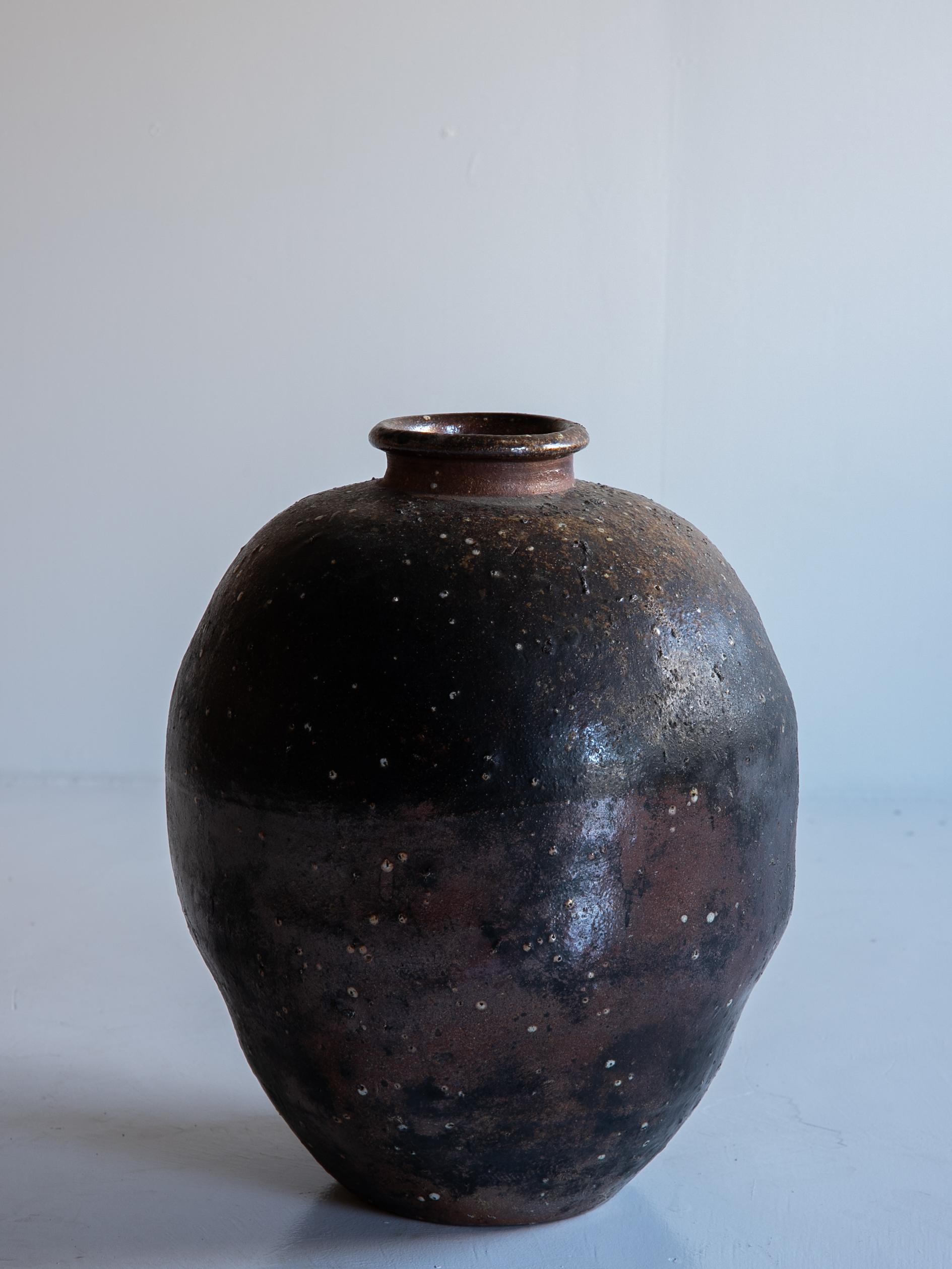 Antikes japanisches Keramikgefäß aus dem 15. bis 16. Jahrhundert/ Wabi-Sabi-Vase/Shigaraki/Shigaraki im Angebot 1