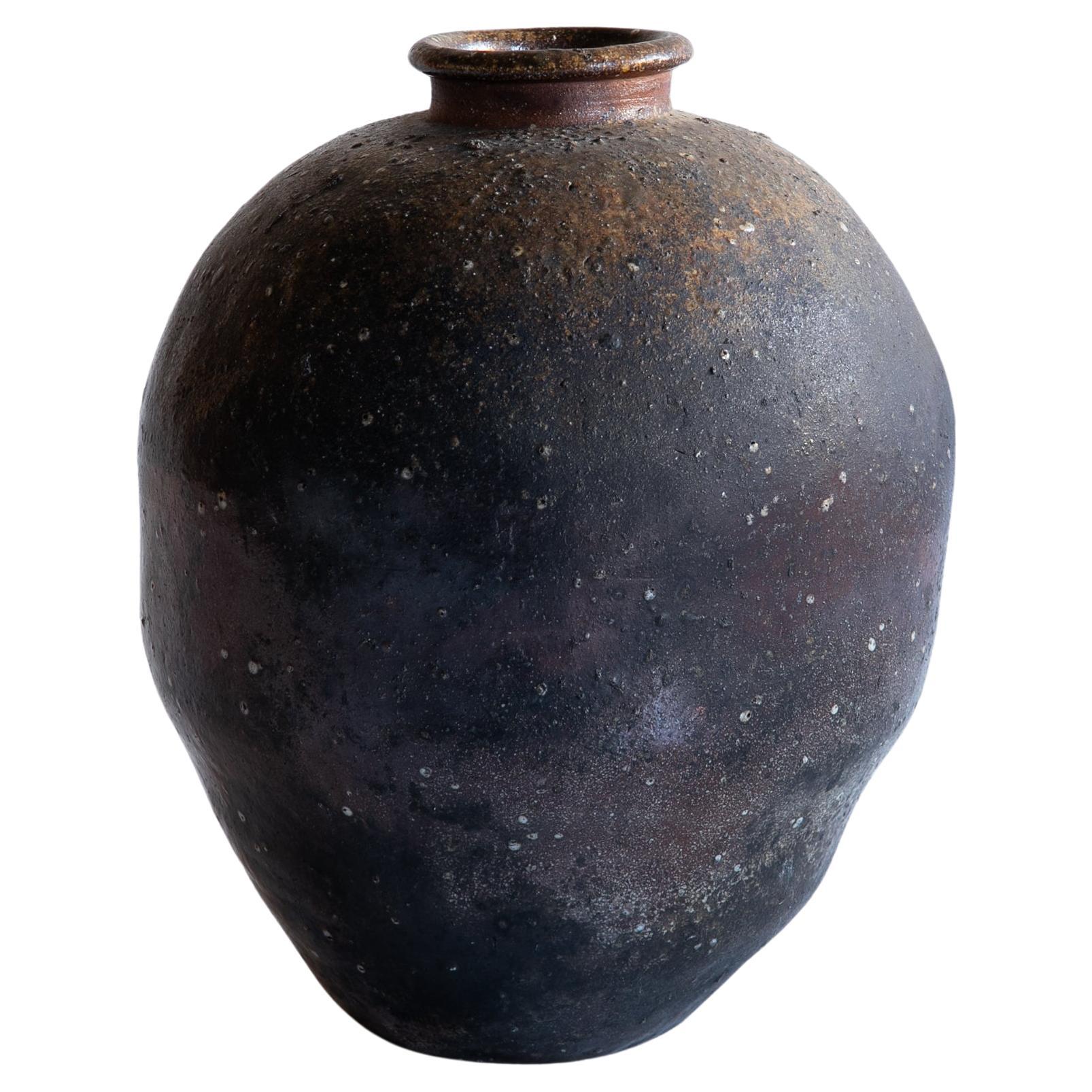 Antikes japanisches Keramikgefäß aus dem 15. bis 16. Jahrhundert/ Wabi-Sabi-Vase/Shigaraki/Shigaraki