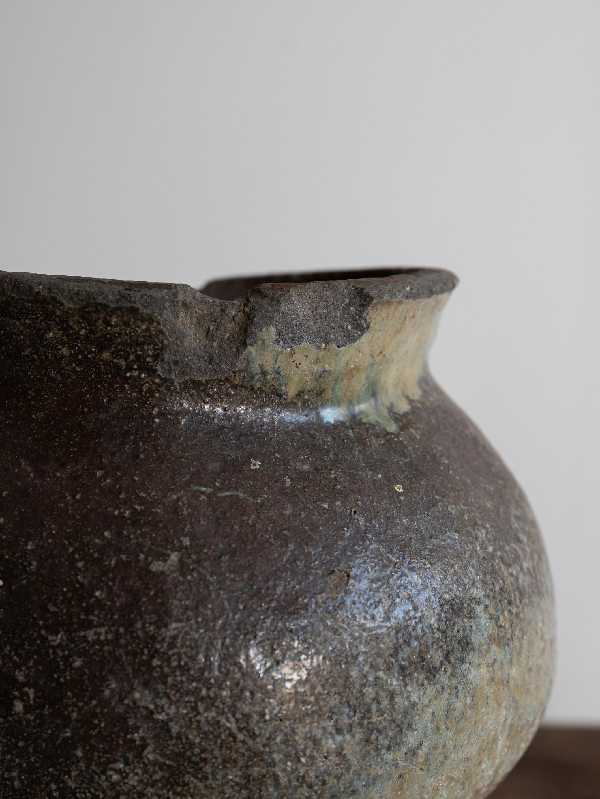 Antico vaso giapponese in ceramica del XVI-XVII secolo/ Wabi-Sabi Vase/Tokoname in vendita 4