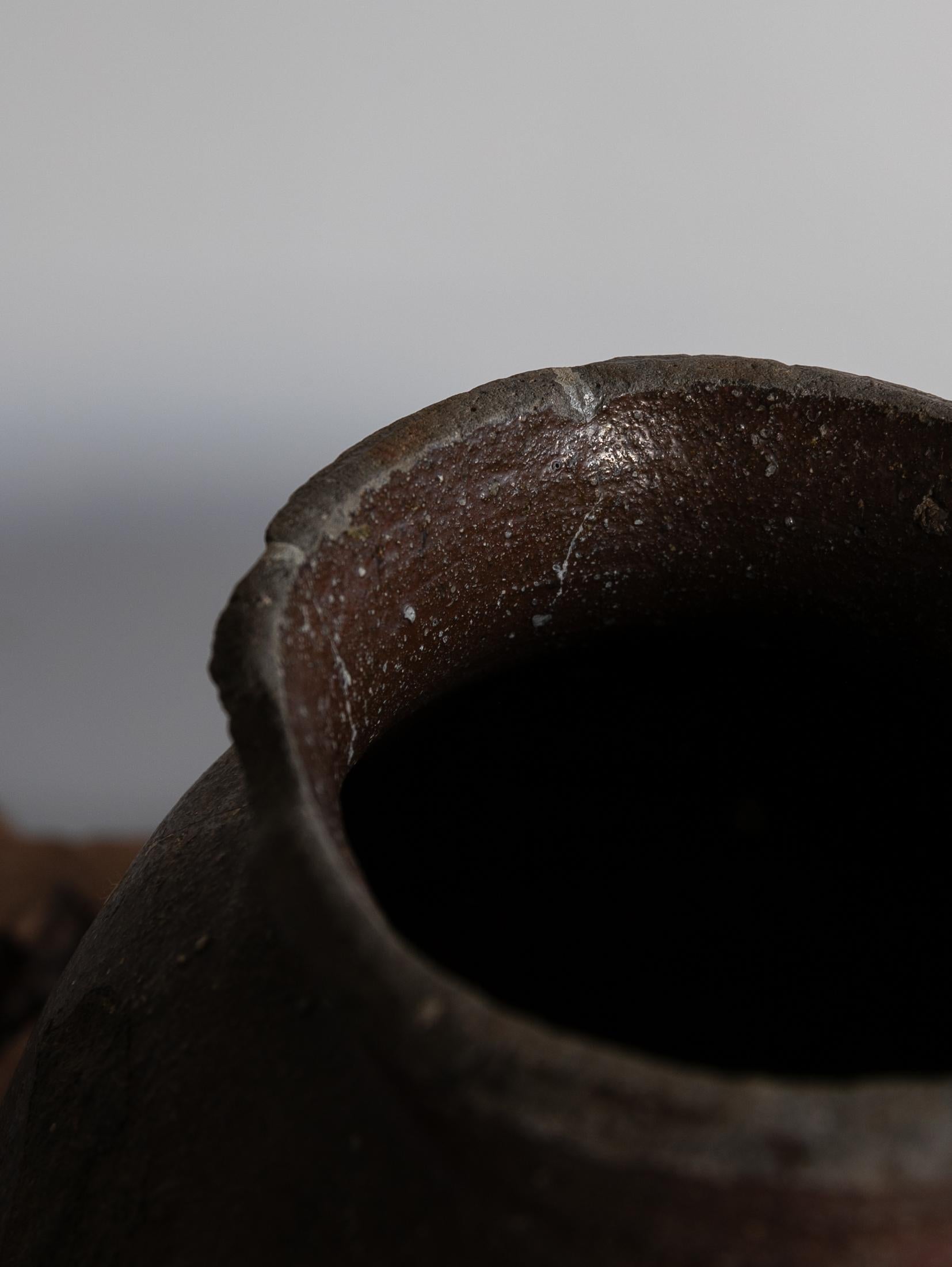 Antico vaso giapponese in ceramica del XVI-XVII secolo/ Wabi-Sabi Vase/Tokoname in vendita 7